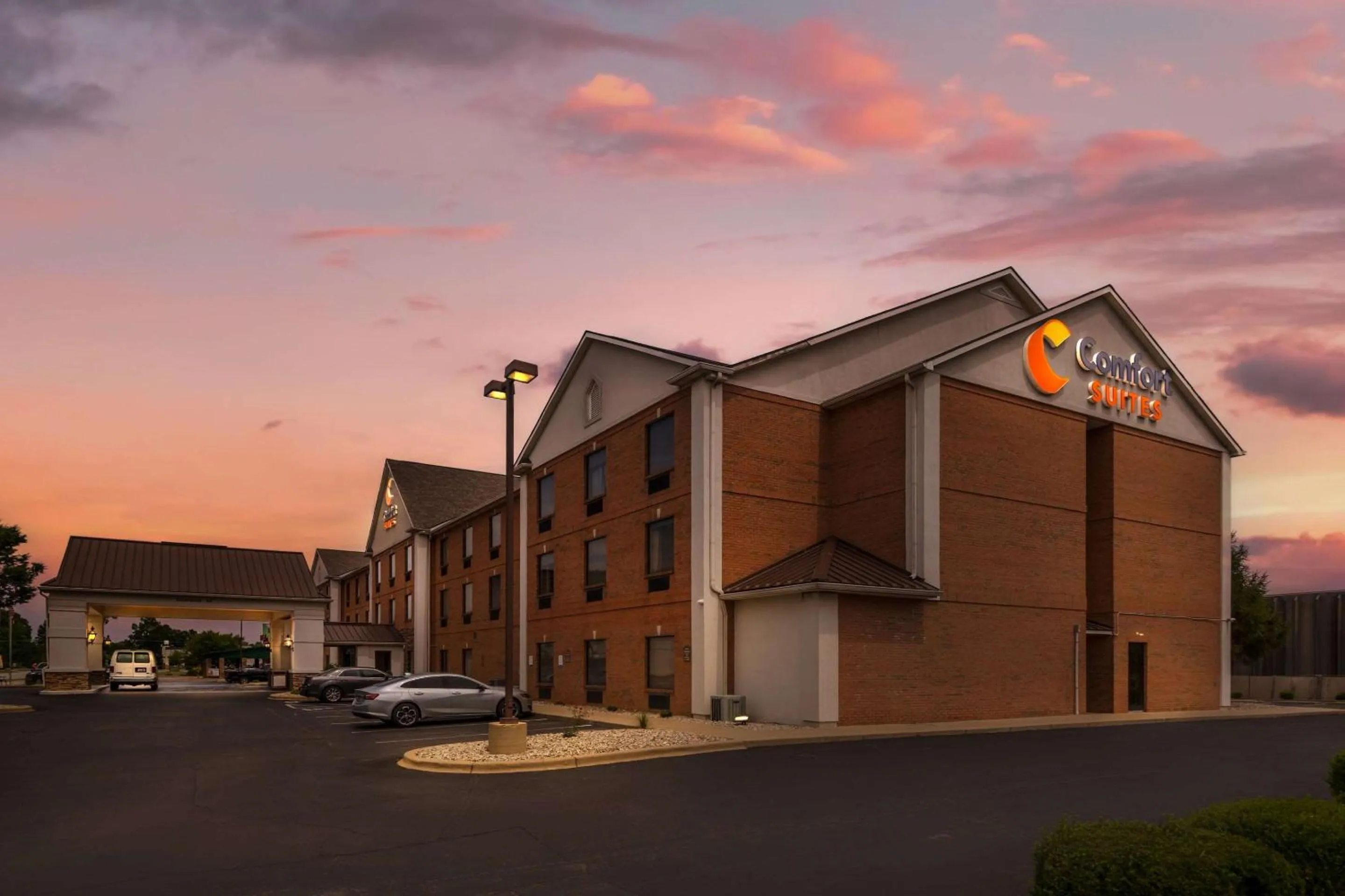 Property building in Comfort Suites Louisville Airport