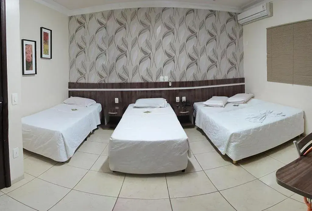 Triple Room in Dourados Center Hotel Triple Room in Dourados Center Hotel