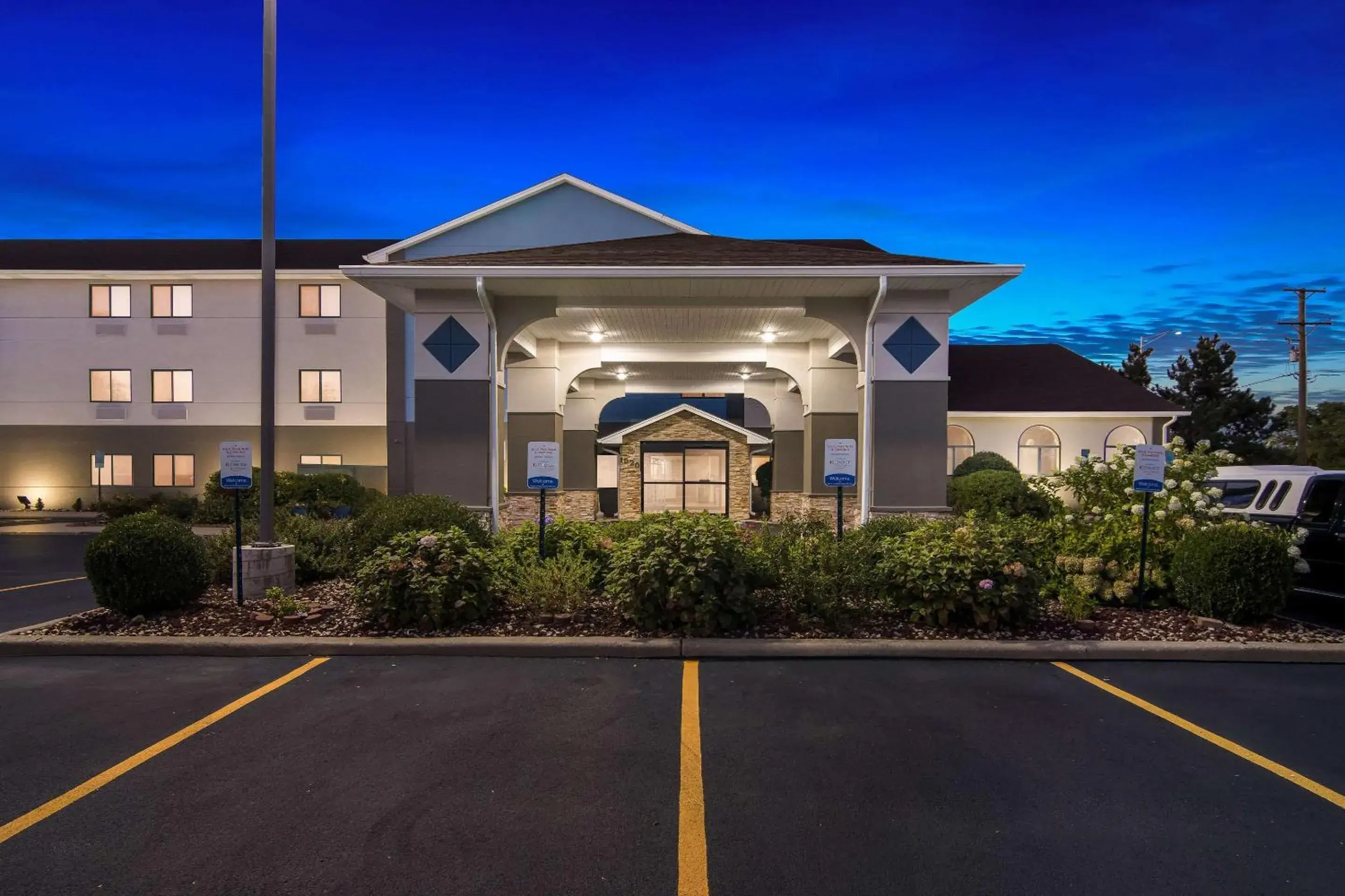 Property building in Comfort Inn Joliet West I-80 Property building in Comfort Inn Joliet West I-80