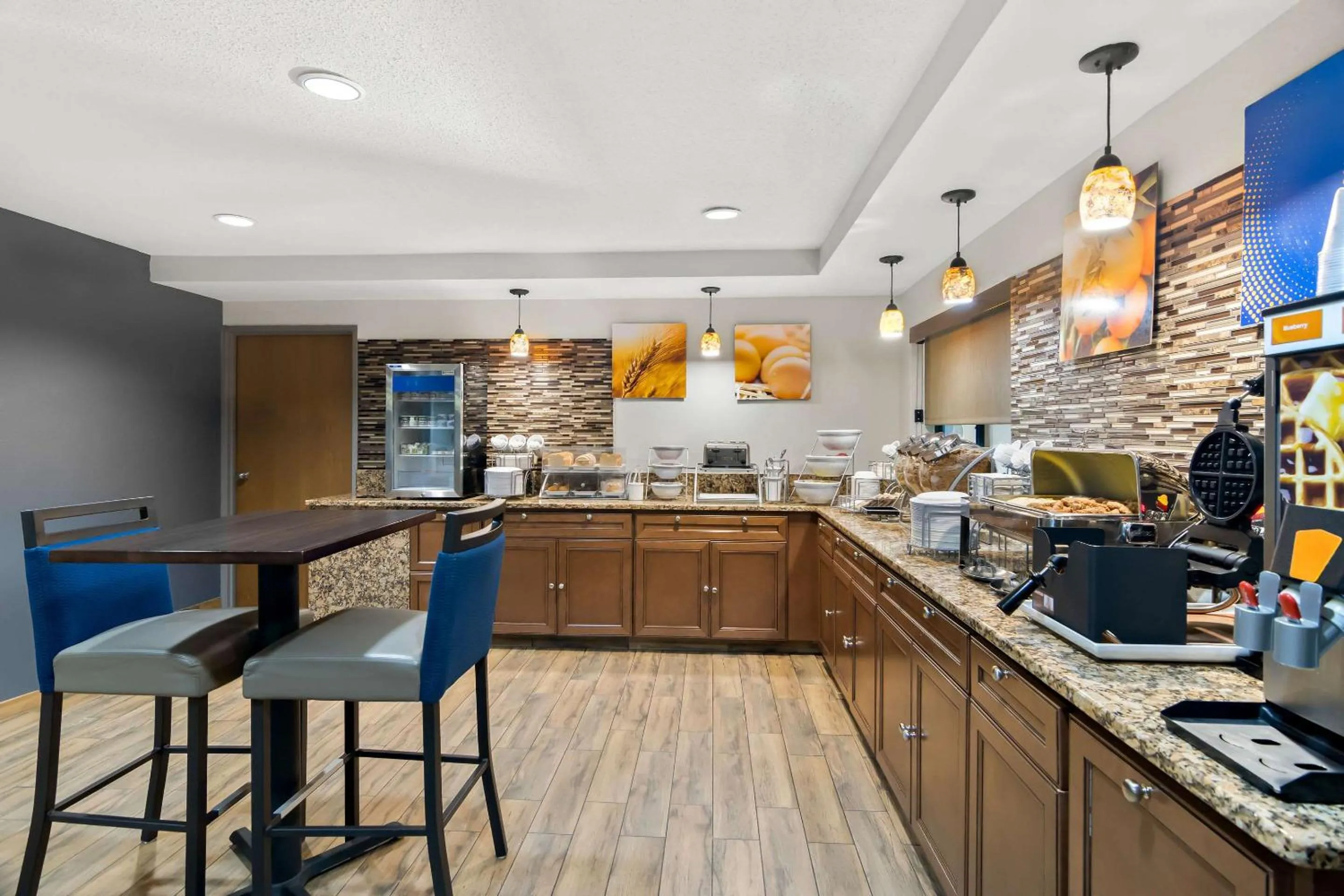 Breakfast in Comfort Inn Joliet West I-80