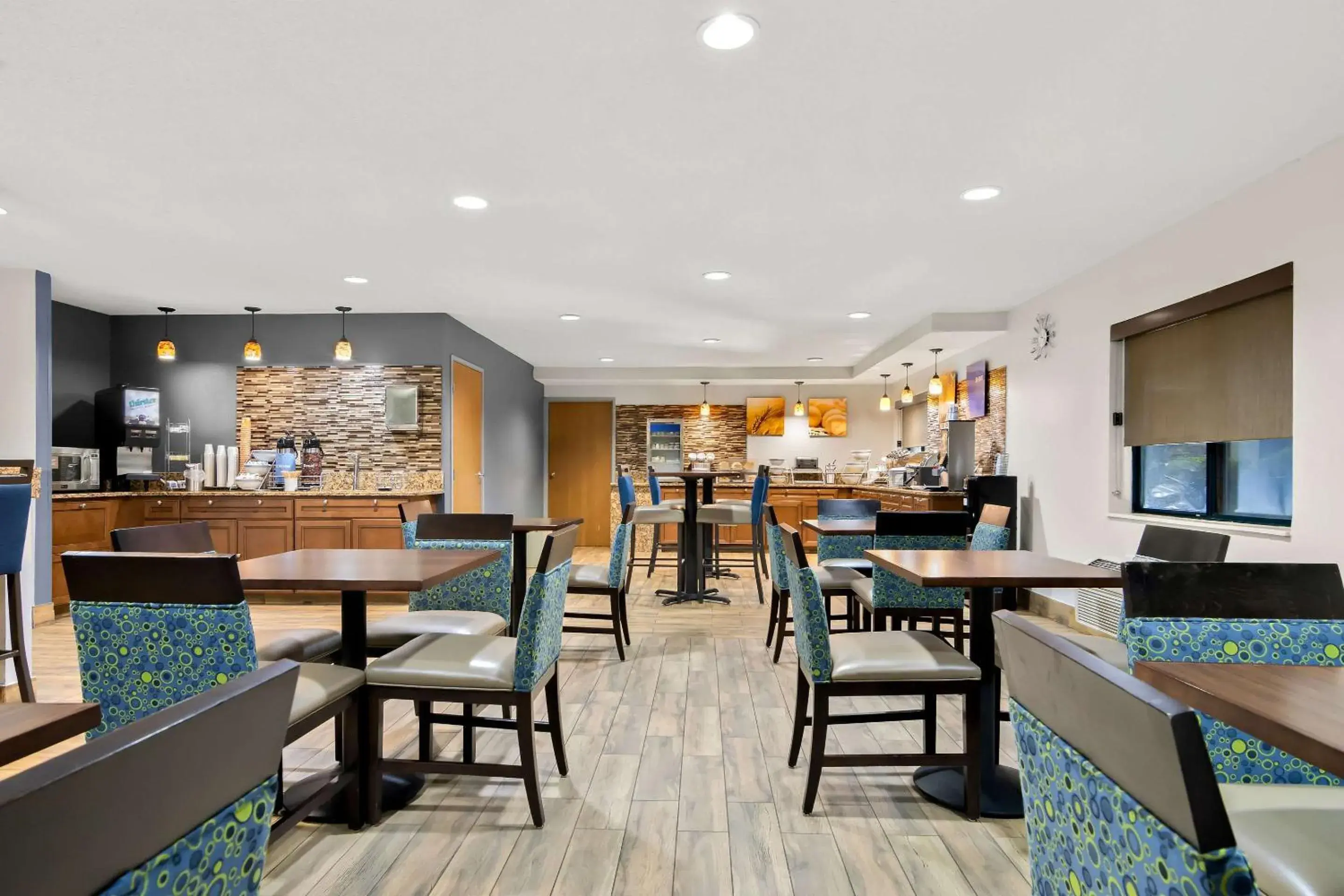 Breakfast in Comfort Inn Joliet West I-80 Breakfast in Comfort Inn Joliet West I-80