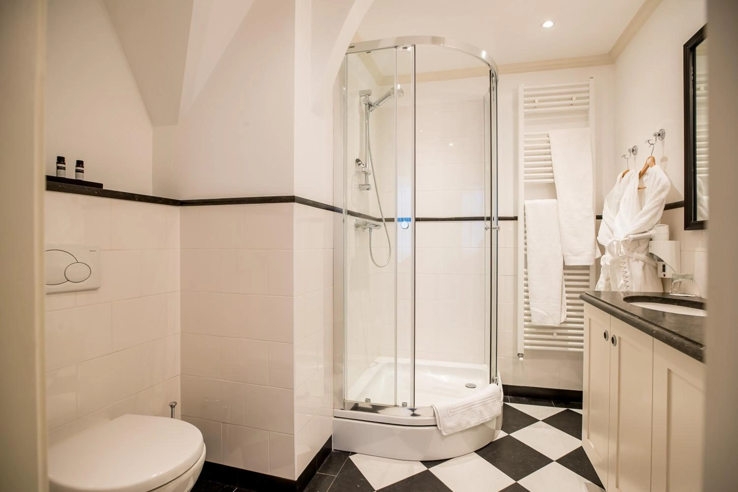 Bathroom in Kasteel de Wittenburg