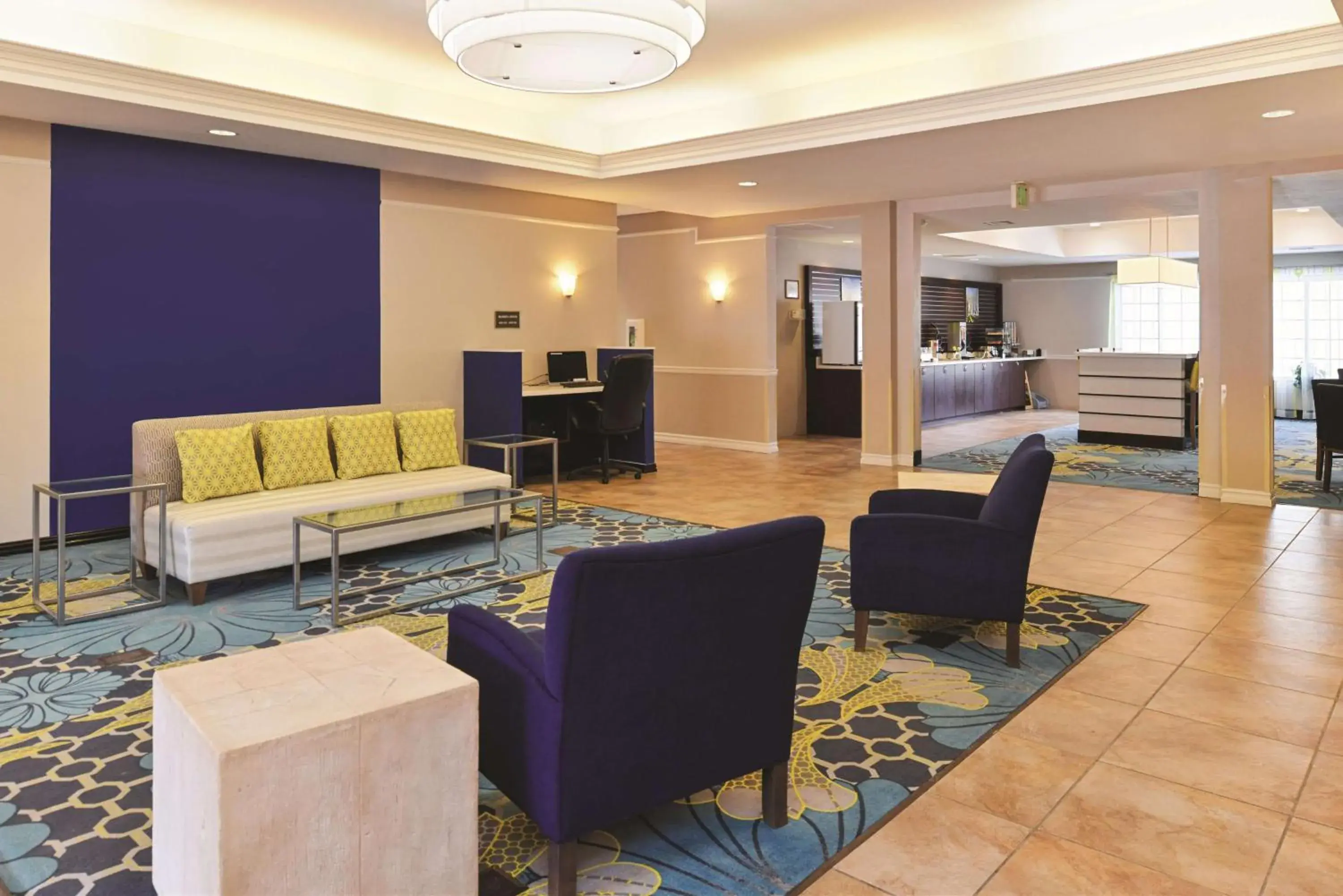 Lobby or reception in La Quinta by Wyndham Ruidoso Downs Lobby or reception in La Quinta by Wyndham Ruidoso Downs