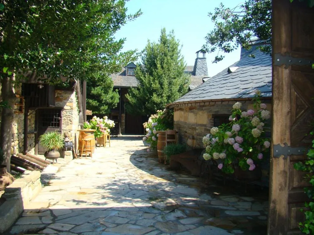 Patio in La Moncloa de San Lazaro