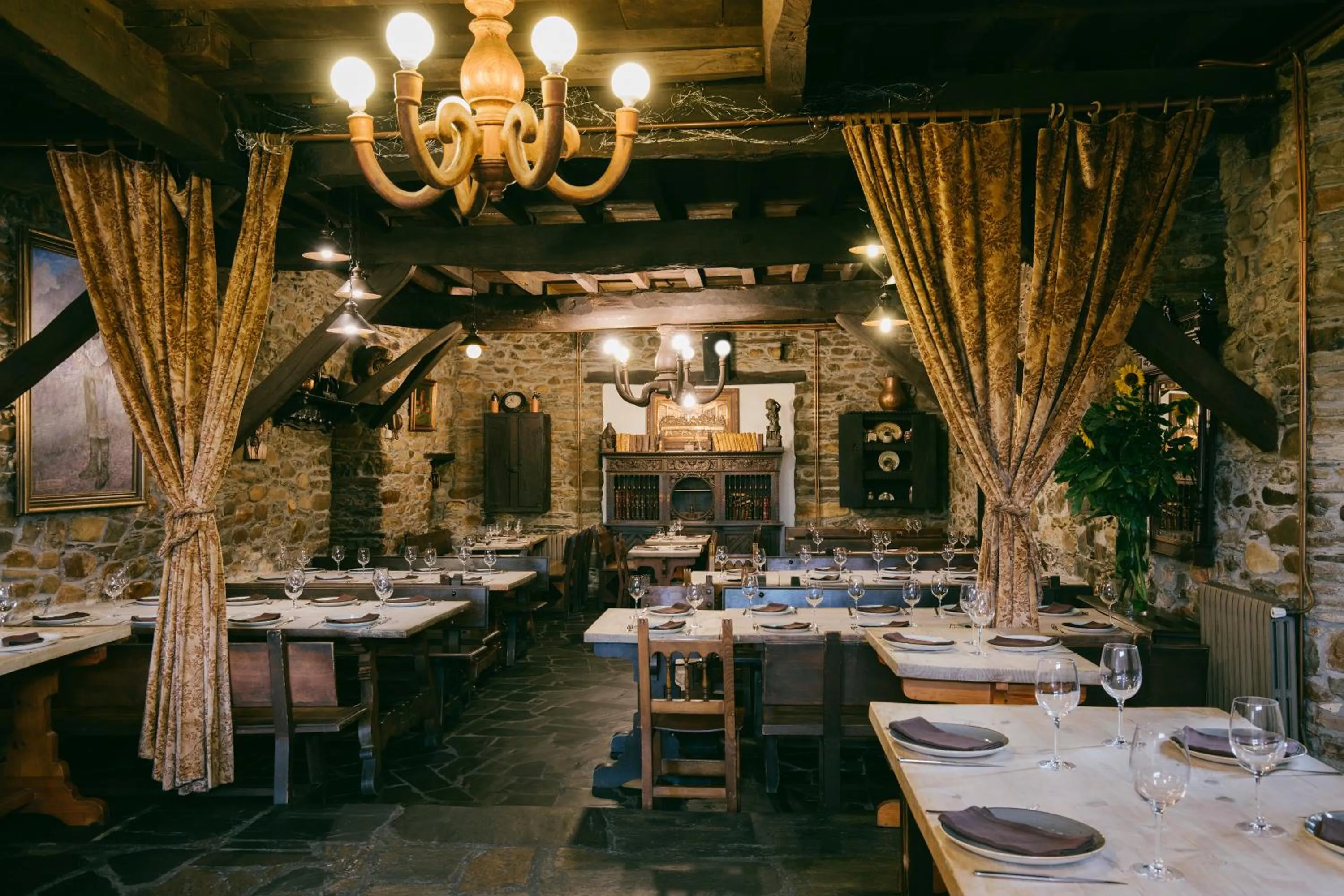 Restaurant/places to eat in La Moncloa de San Lazaro