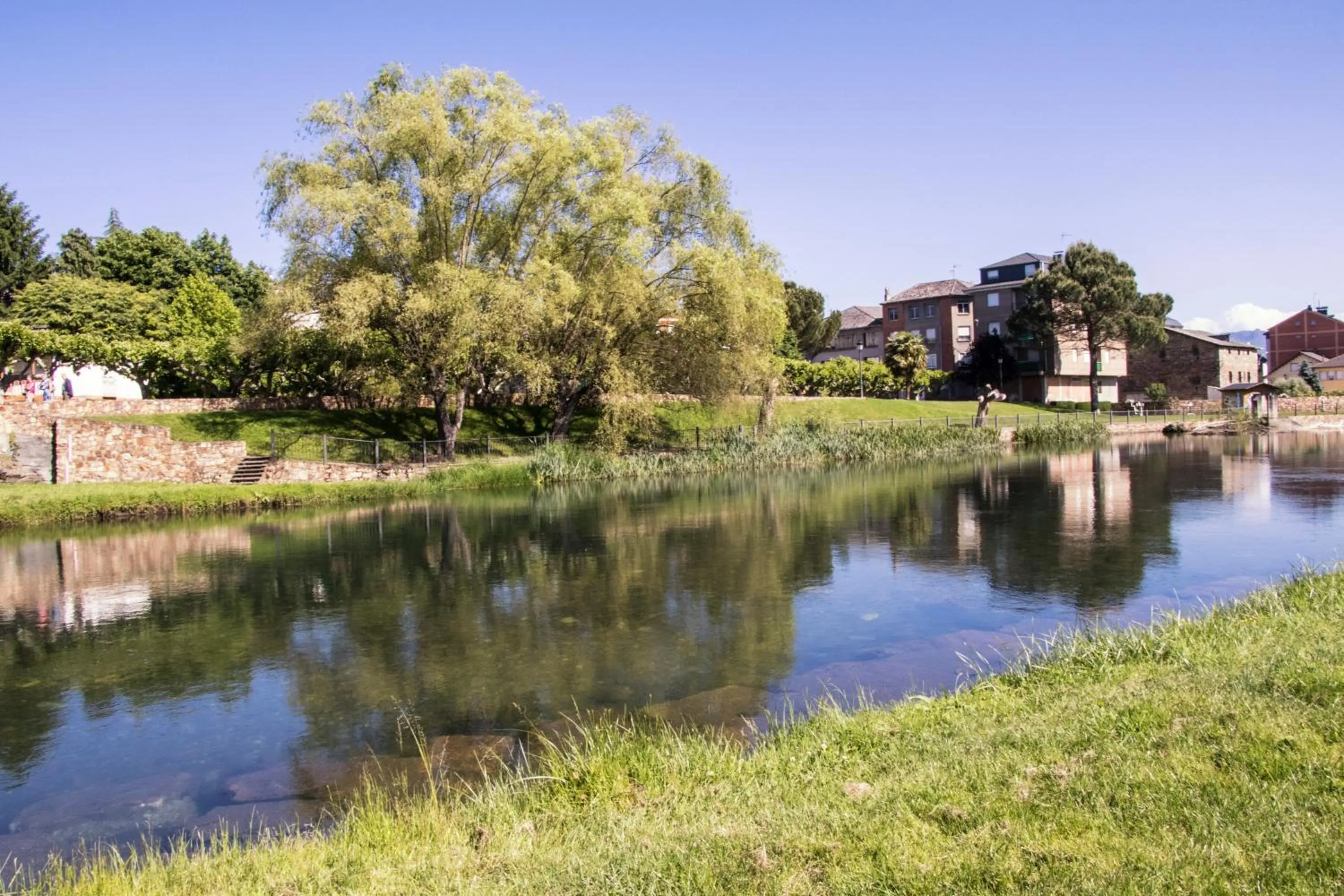 Nearby landmark in La Moncloa de San Lazaro