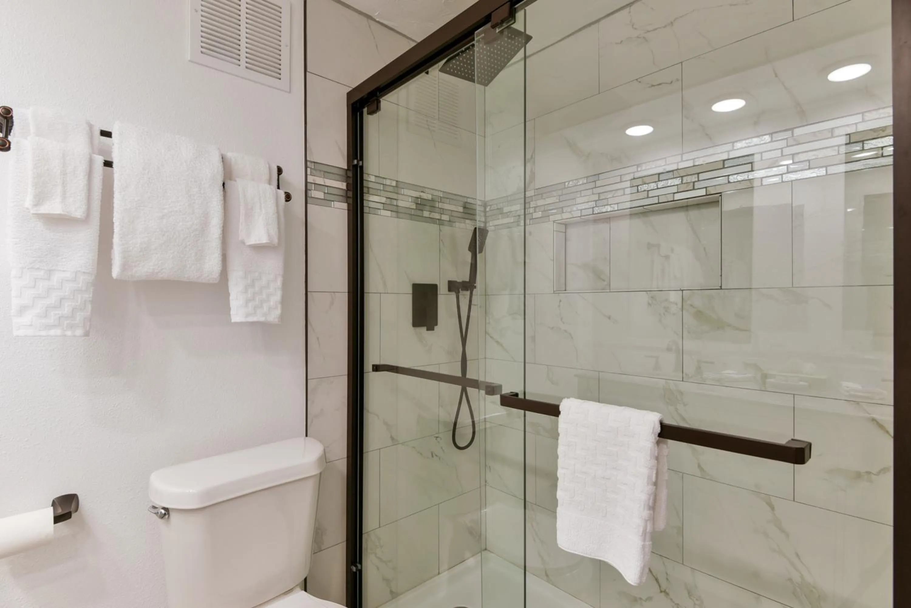 Bathroom in Best Western Branson Inn and Conference Center