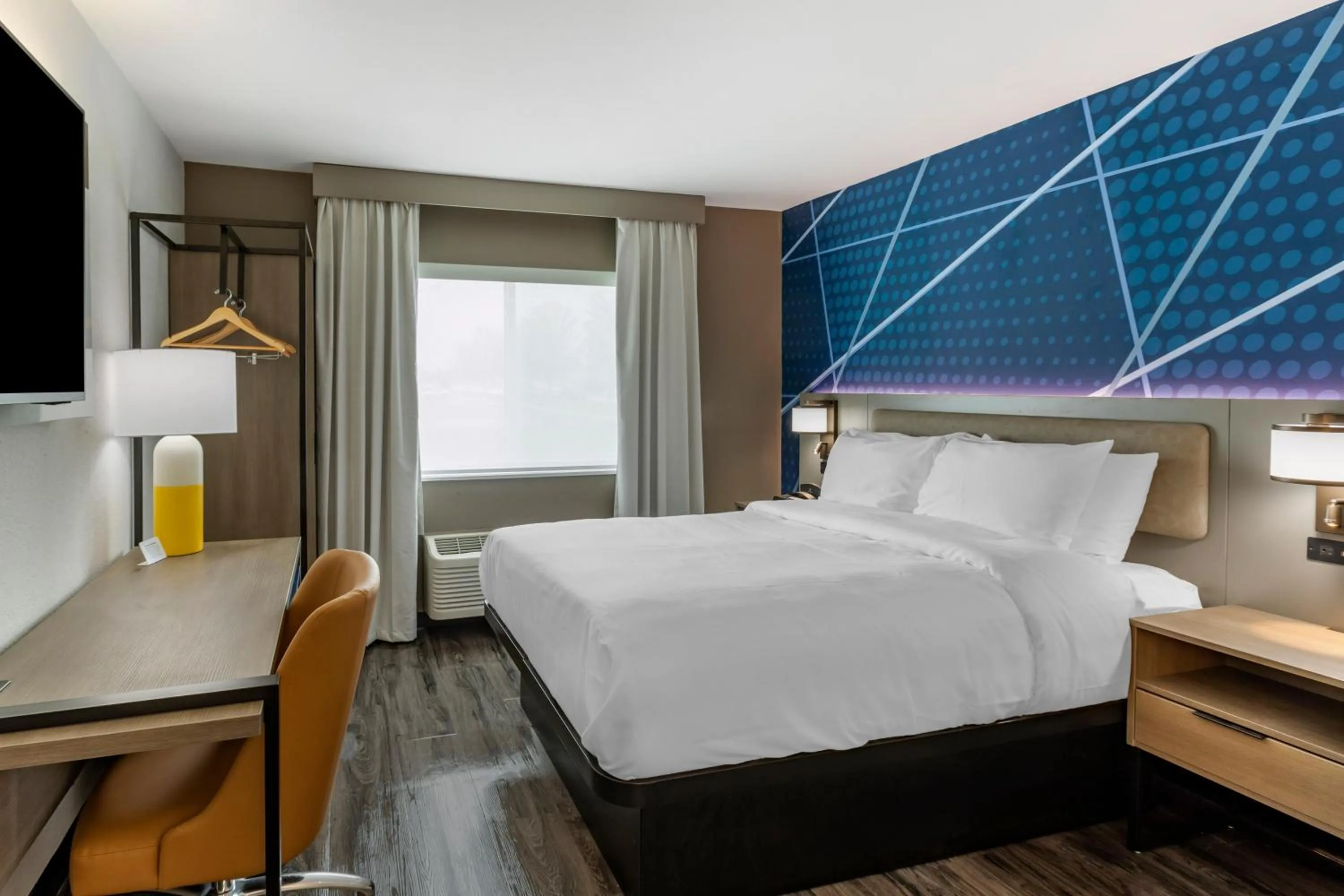 Bedroom, Bed in Comfort Inn Mount Pleasant - Racine