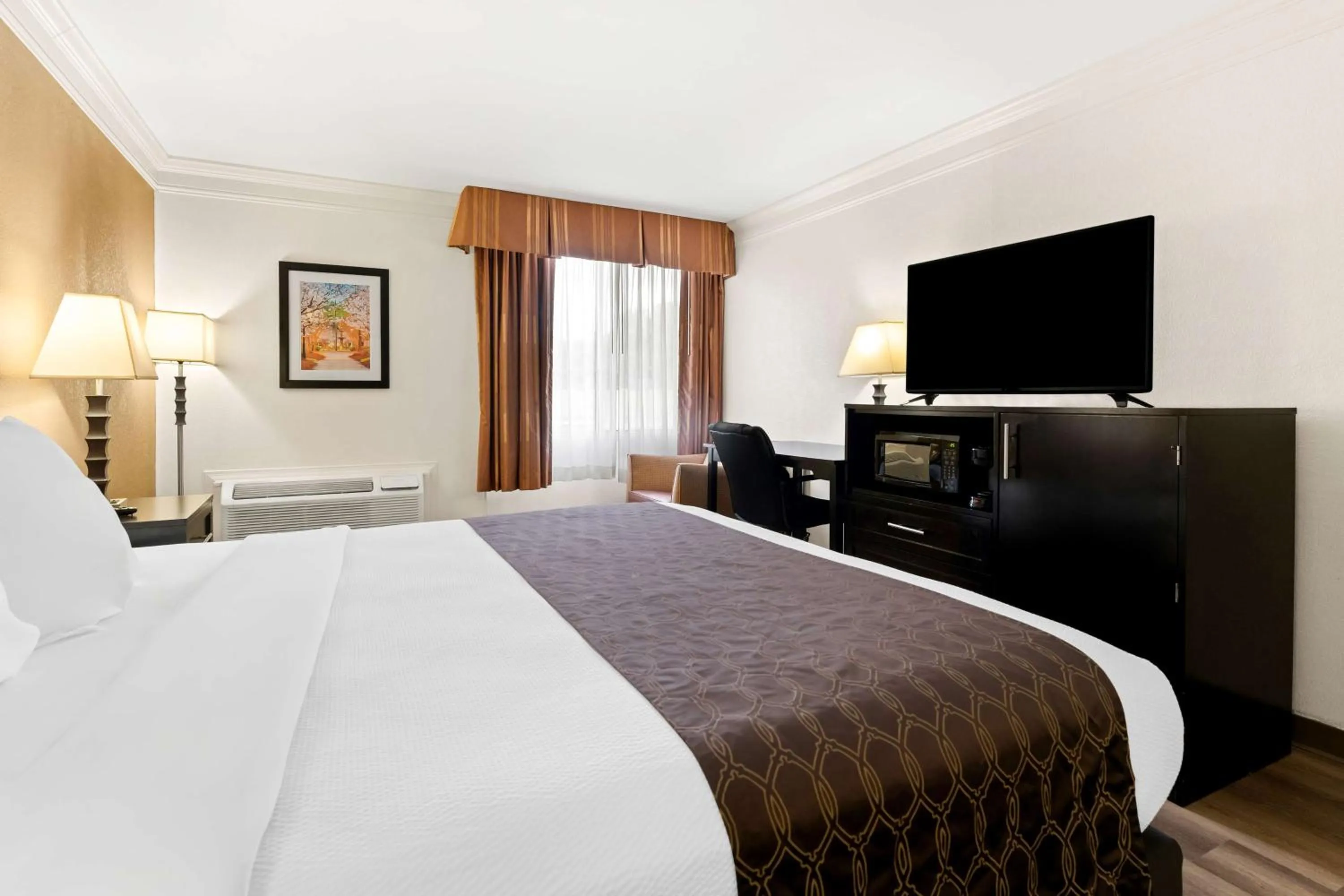 Bedroom, Bed in Best Western Riverside Inn