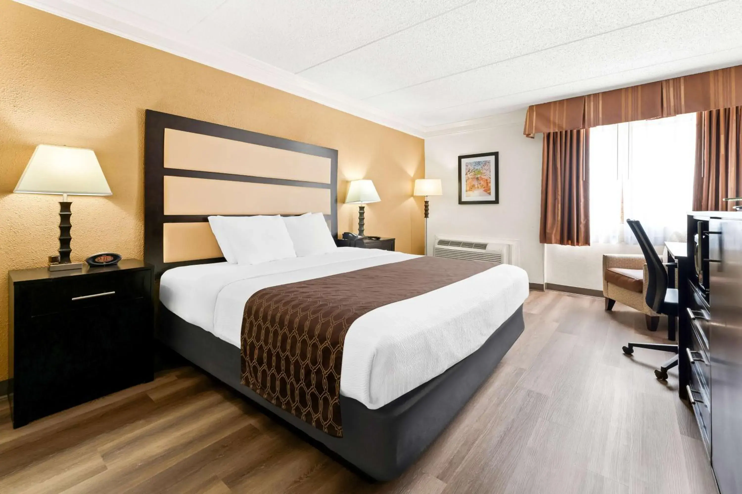 King Room with Roll-in Shower - Disability Access/Non-Smoking in Best Western Riverside Inn King Room with Roll-in Shower - Disability Access/Non-Smoking in Best Western Riverside Inn