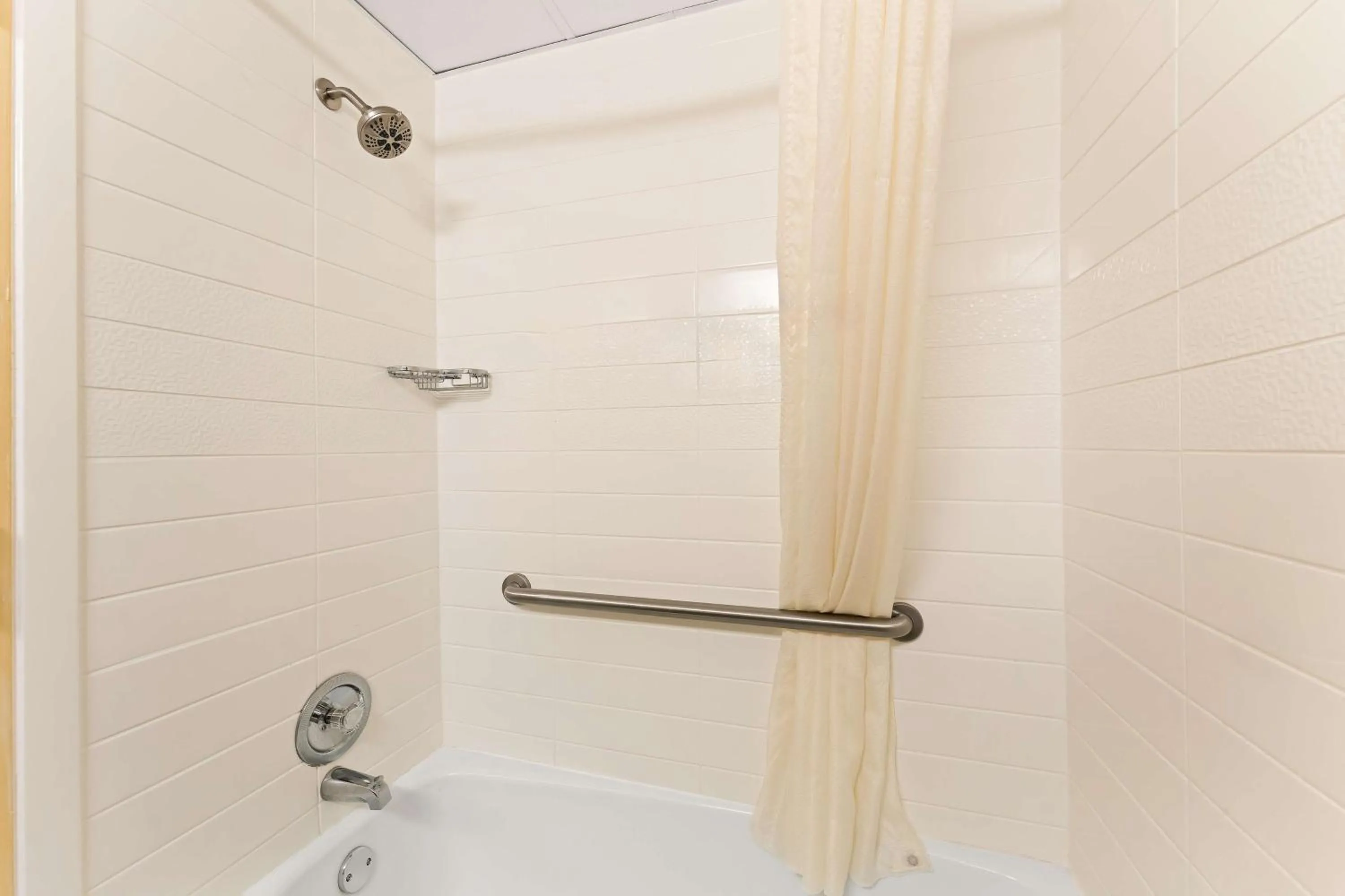 Bathroom in Best Western Riverside Inn