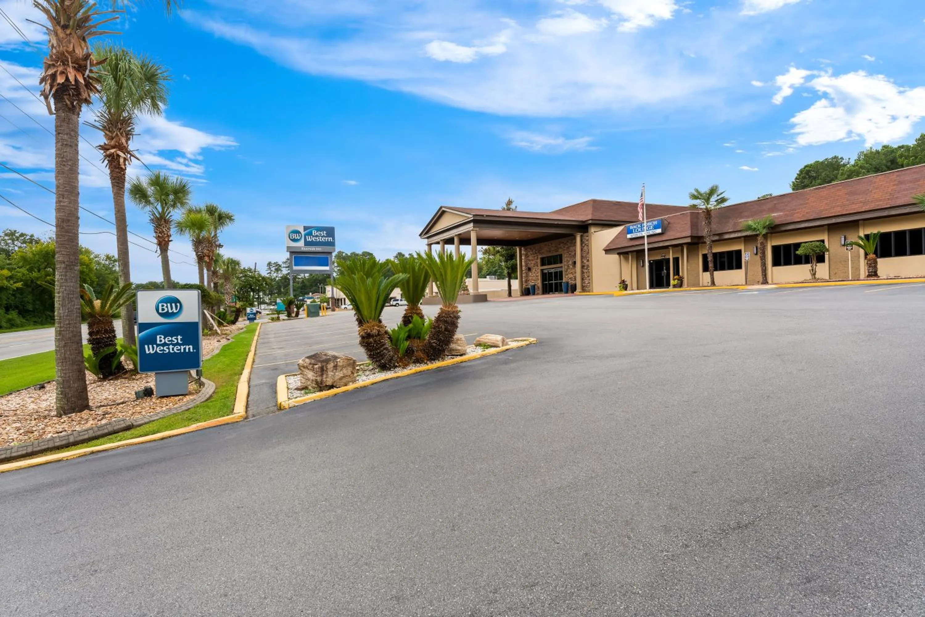 Property building in Best Western Riverside Inn