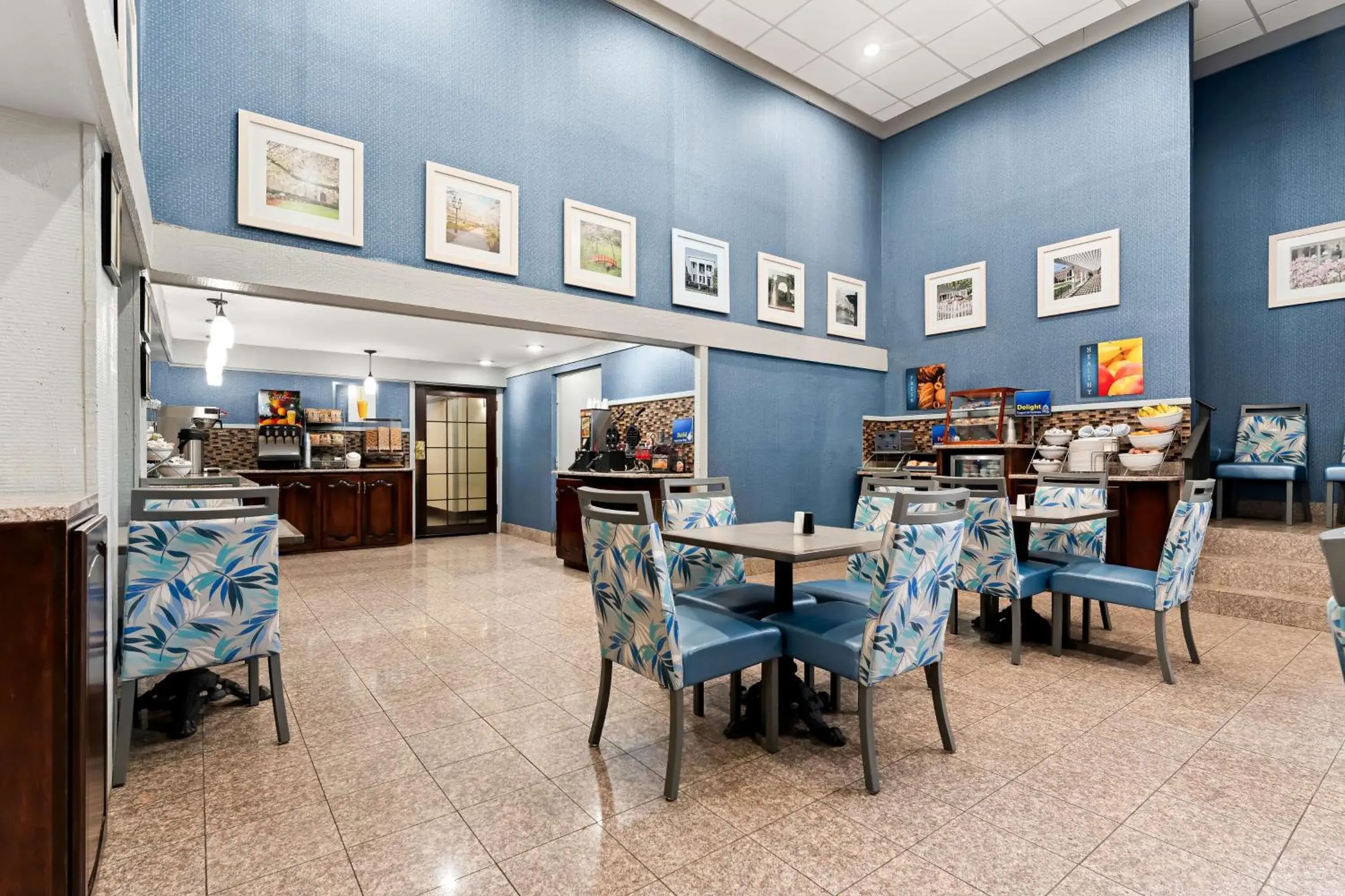 Breakfast in Best Western Riverside Inn Breakfast in Best Western Riverside Inn