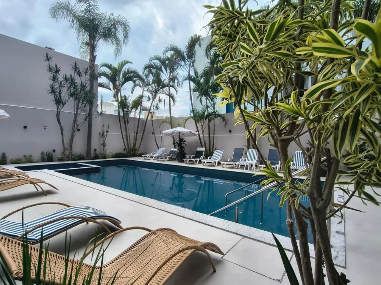 Swimming pool in Das Nações Hotel