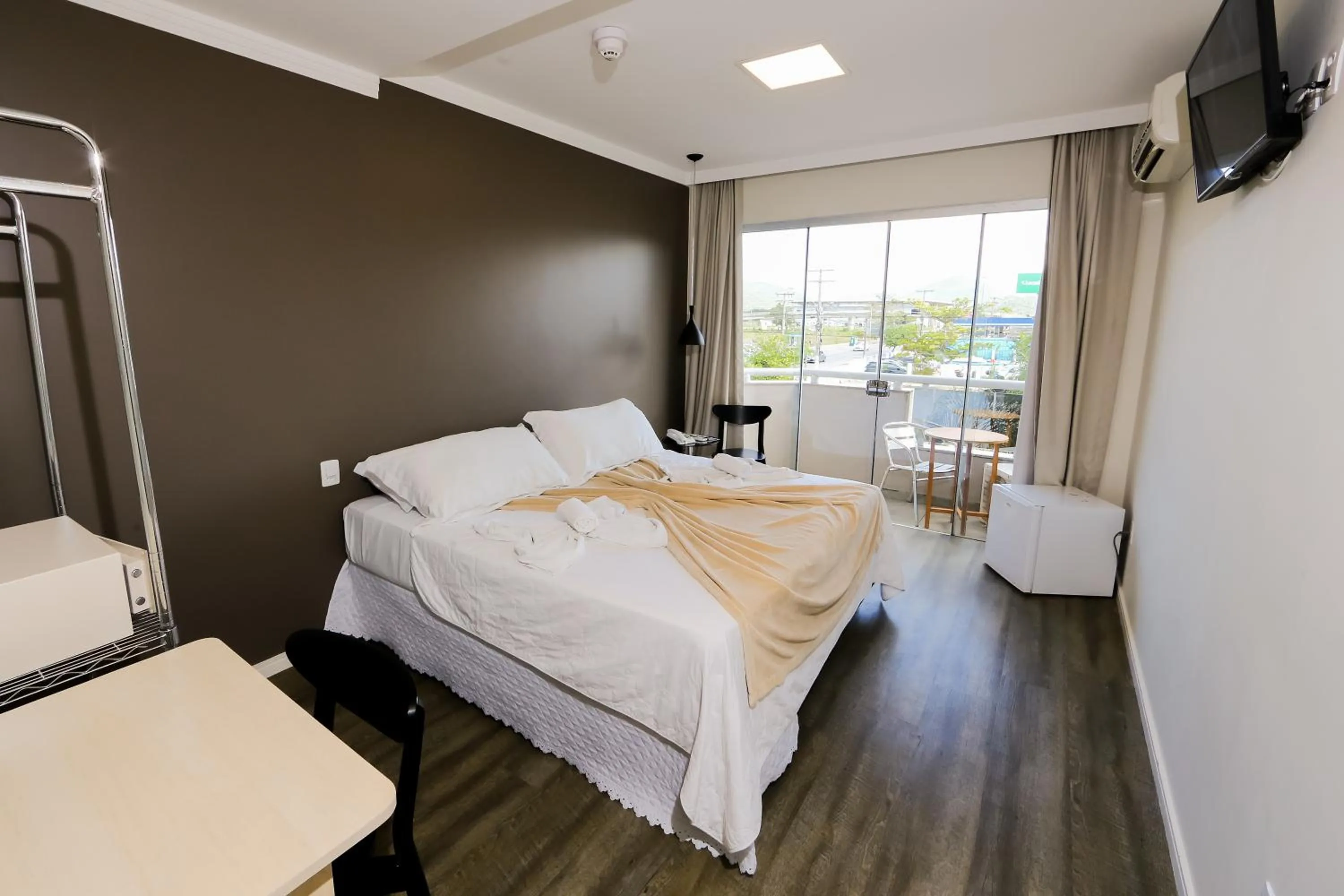 Photo of the whole room, Bed in Das Nações Hotel