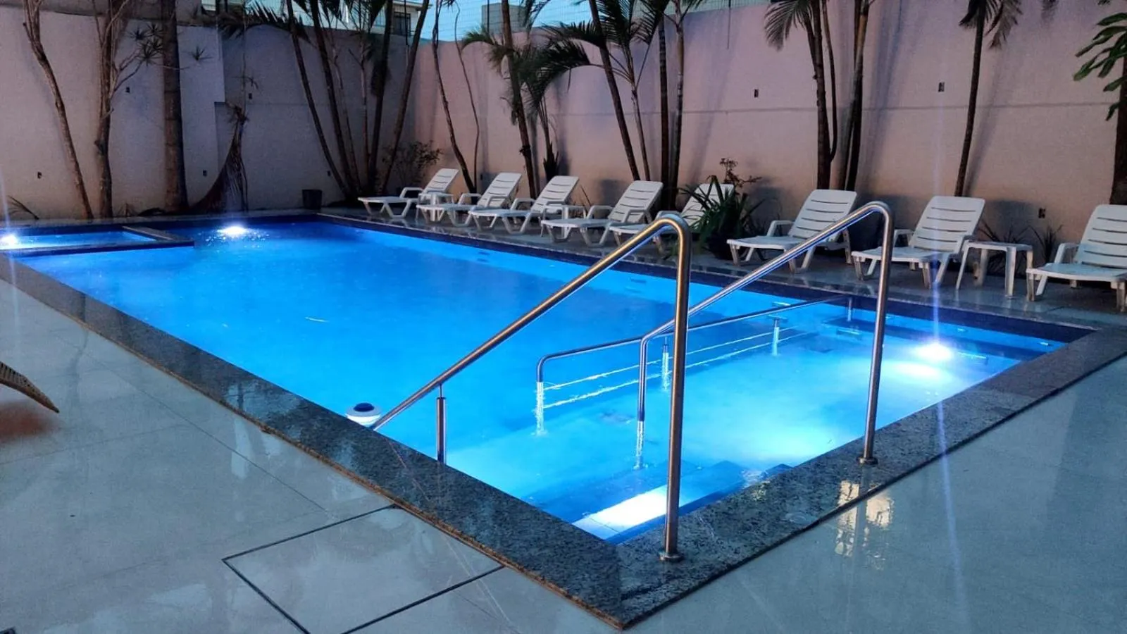 Swimming pool in Das Nações Hotel