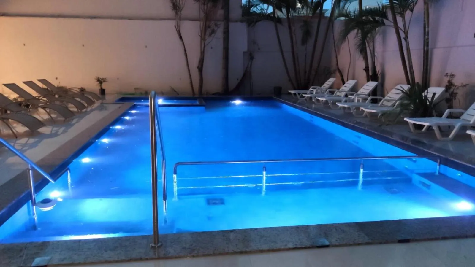 Swimming pool in Das Nações Hotel