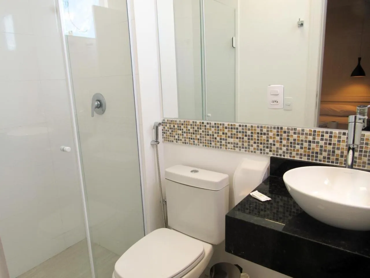 Toilet in Das Nações Hotel