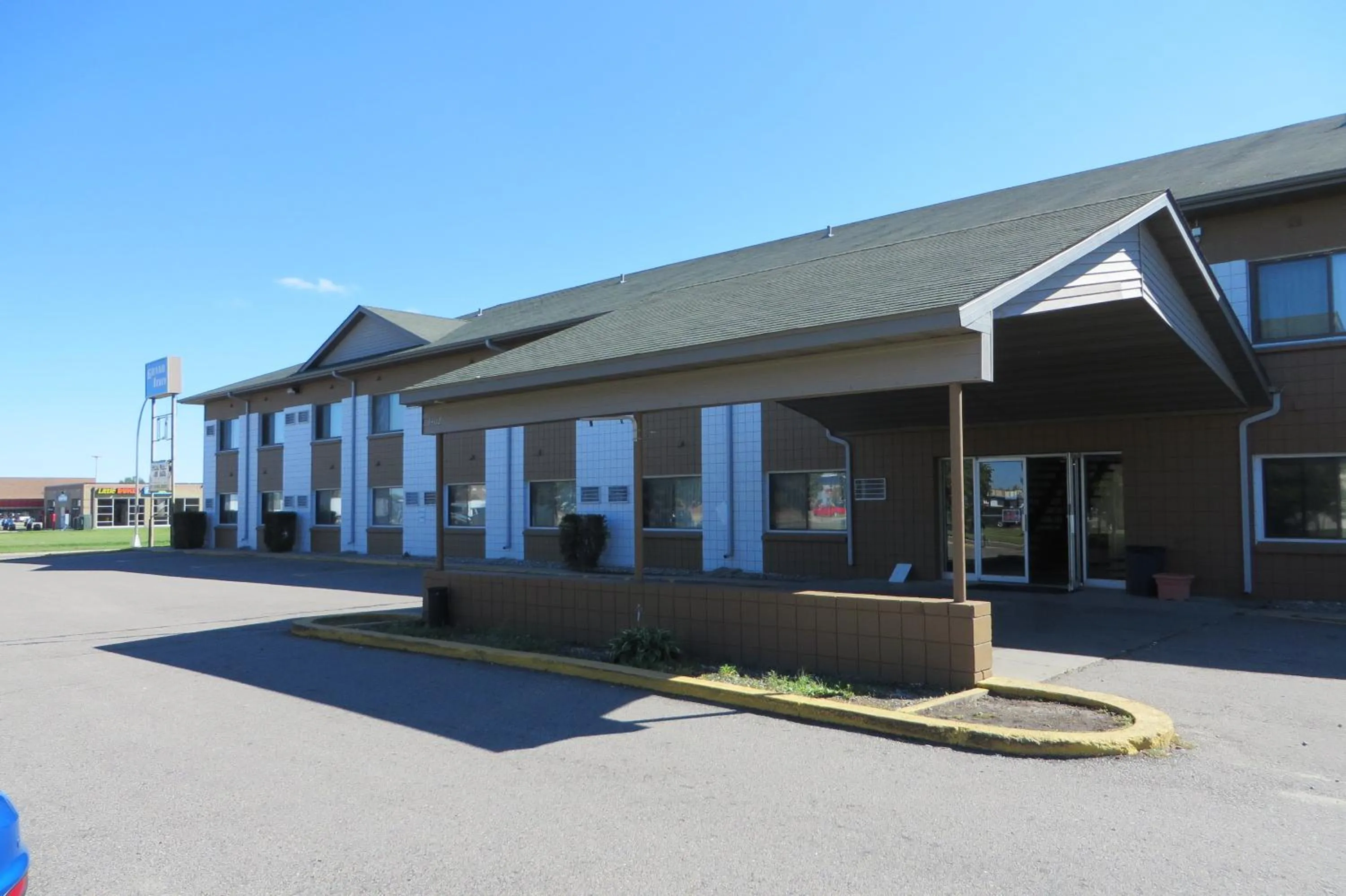 Property building in Grand Inn Fargo