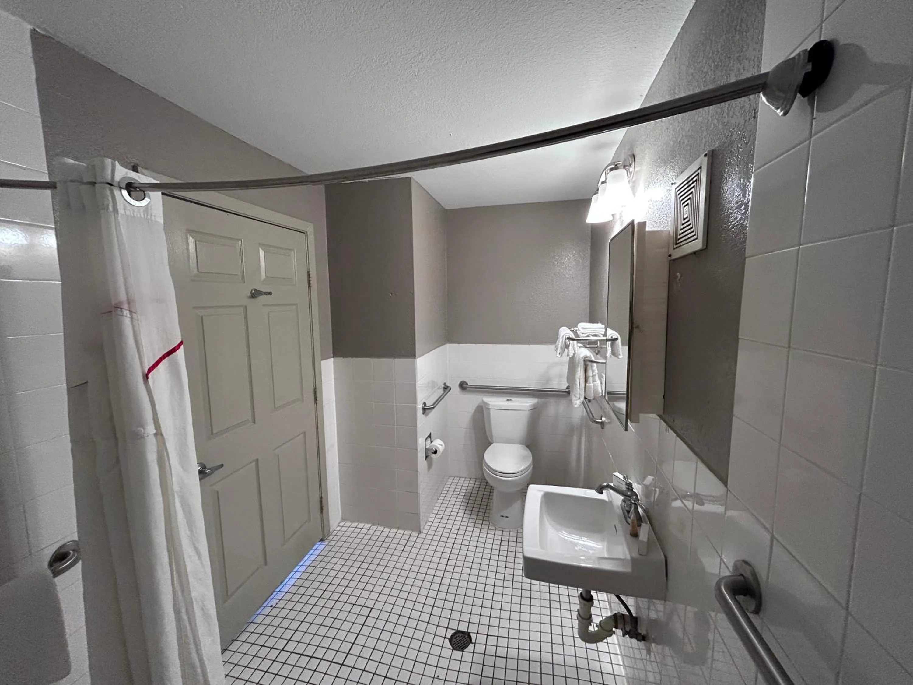 Red Roof Inn Arlington - Entertainment District