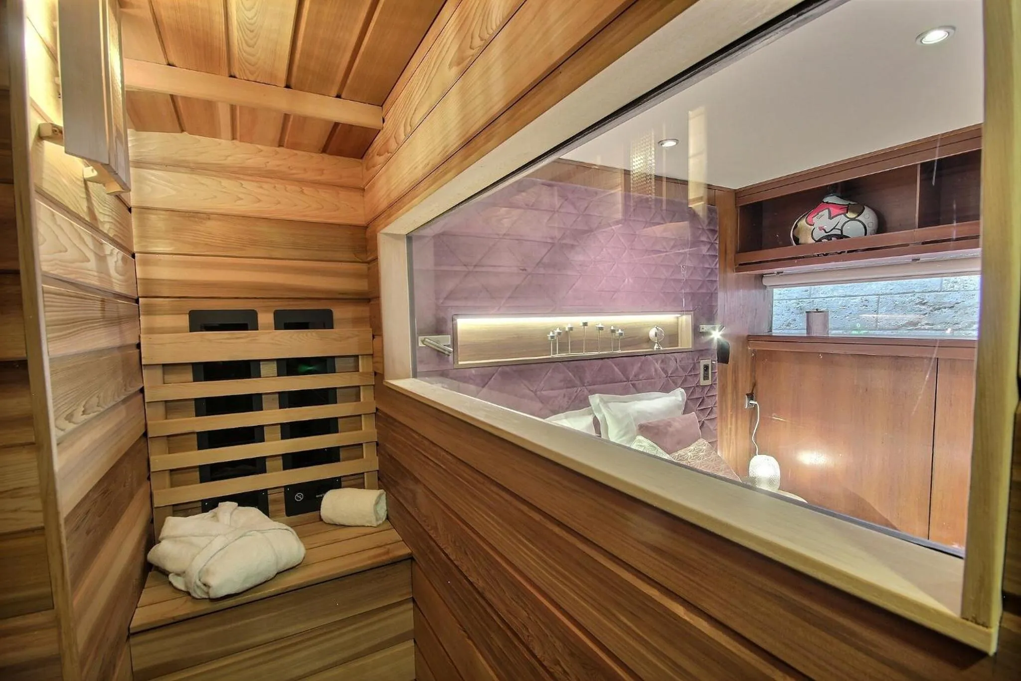 Sauna in VIP Paris Yacht Hôtel & Spa