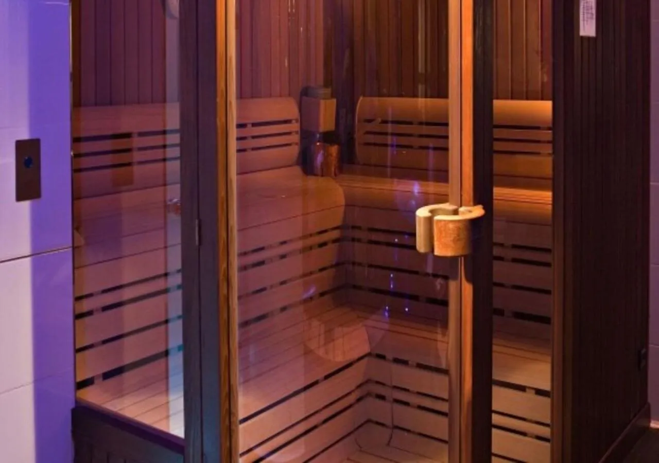 Sauna in VIP Paris Yacht Hôtel & Spa