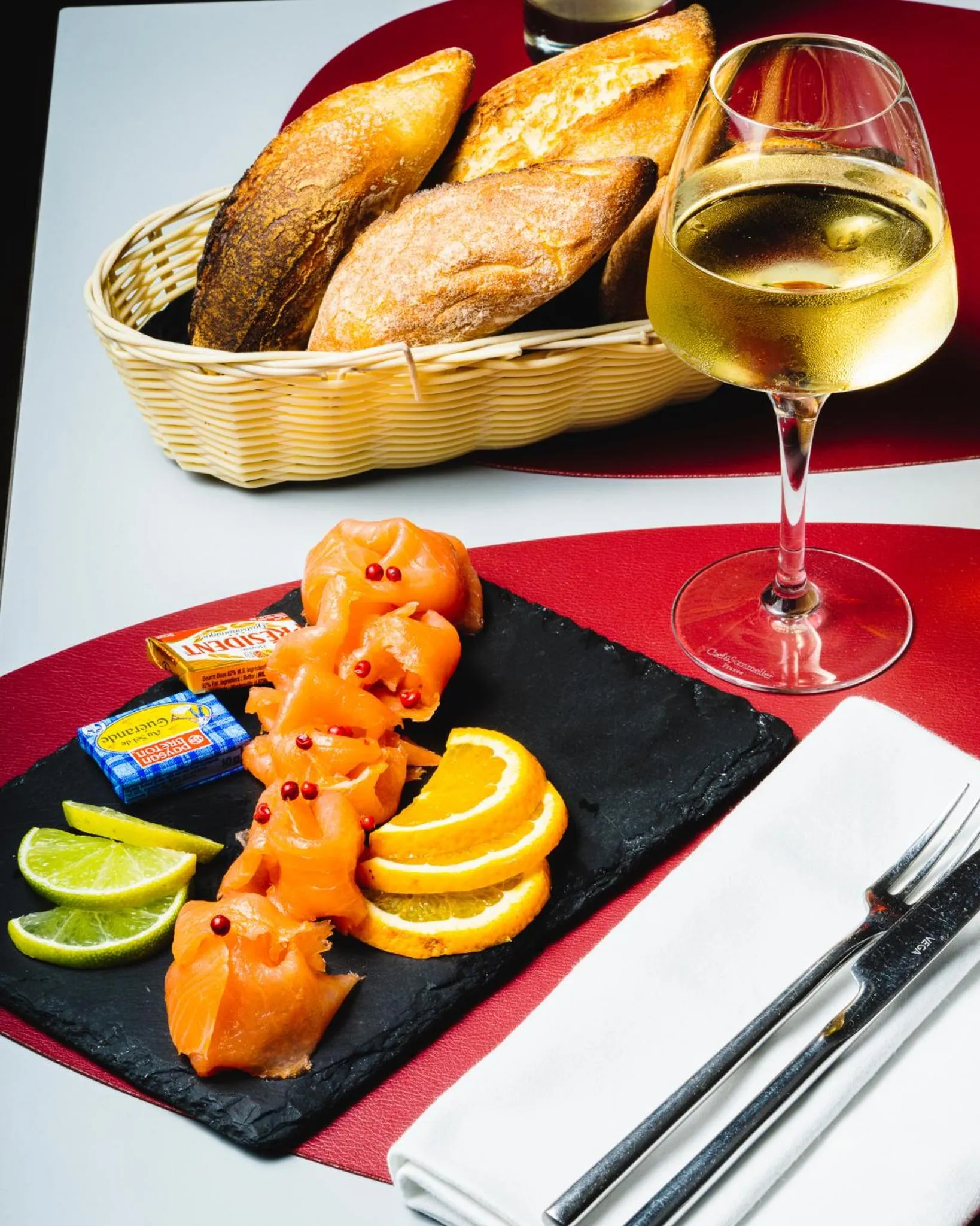 Food in VIP Paris Yacht Hôtel & Spa