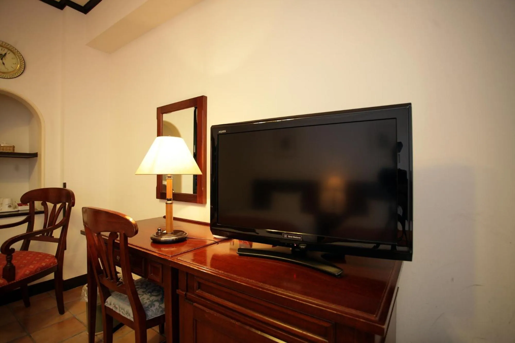 TV and multimedia in Hotel Monterey Osaka