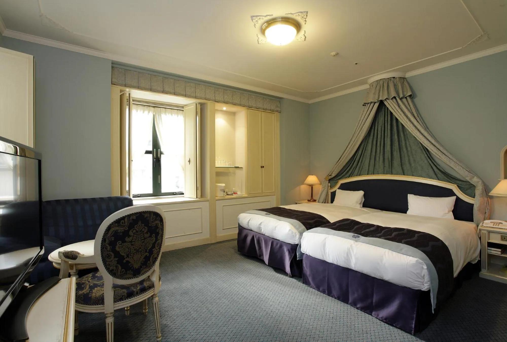 Photo of the whole room, Bed in Hotel Monterey Osaka