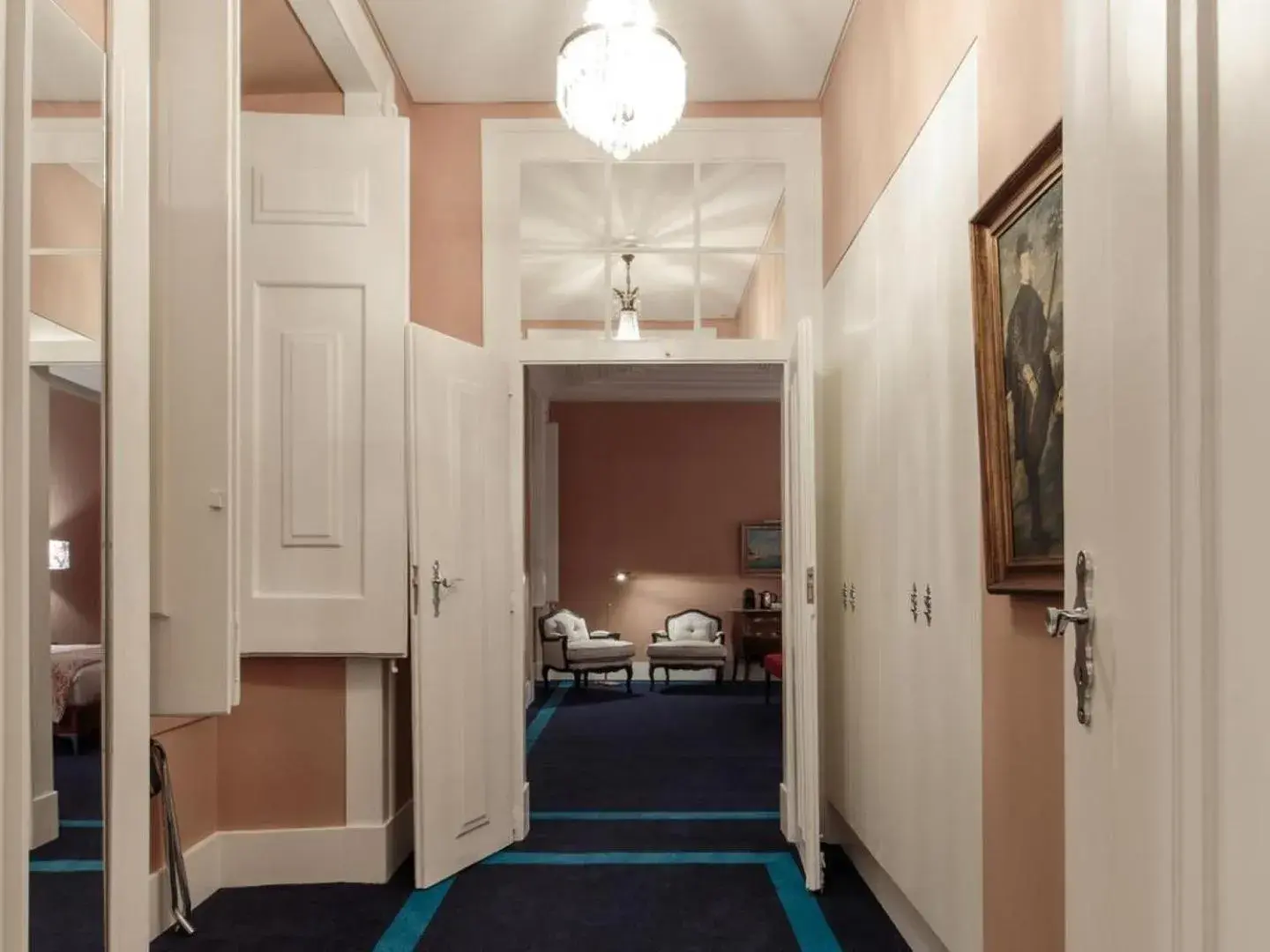 Photo of the whole room in Dear Lisbon - Bordalo Palace Chiado Photo of the whole room in Dear Lisbon - Bordalo Palace Chiado