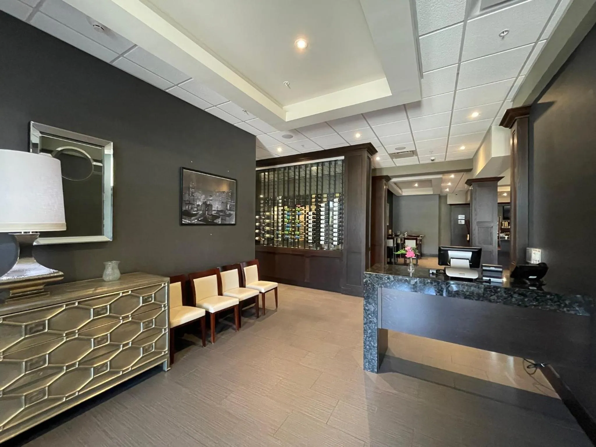 Restaurant/places to eat in Holiday Inn & Suites - Farmington Hills - Detroit NW by IHG