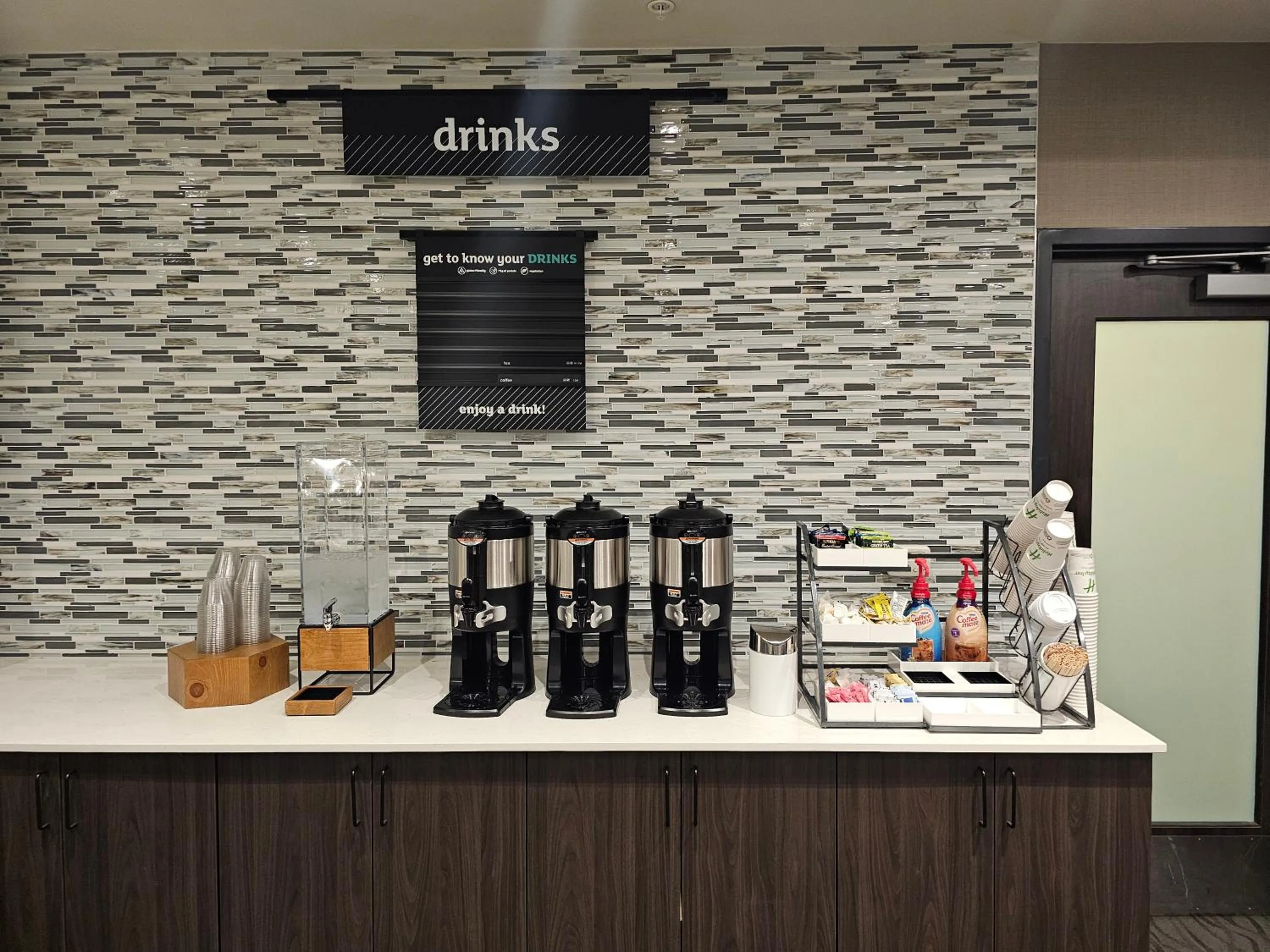 Restaurant/places to eat in Holiday Inn & Suites - Farmington Hills - Detroit NW by IHG