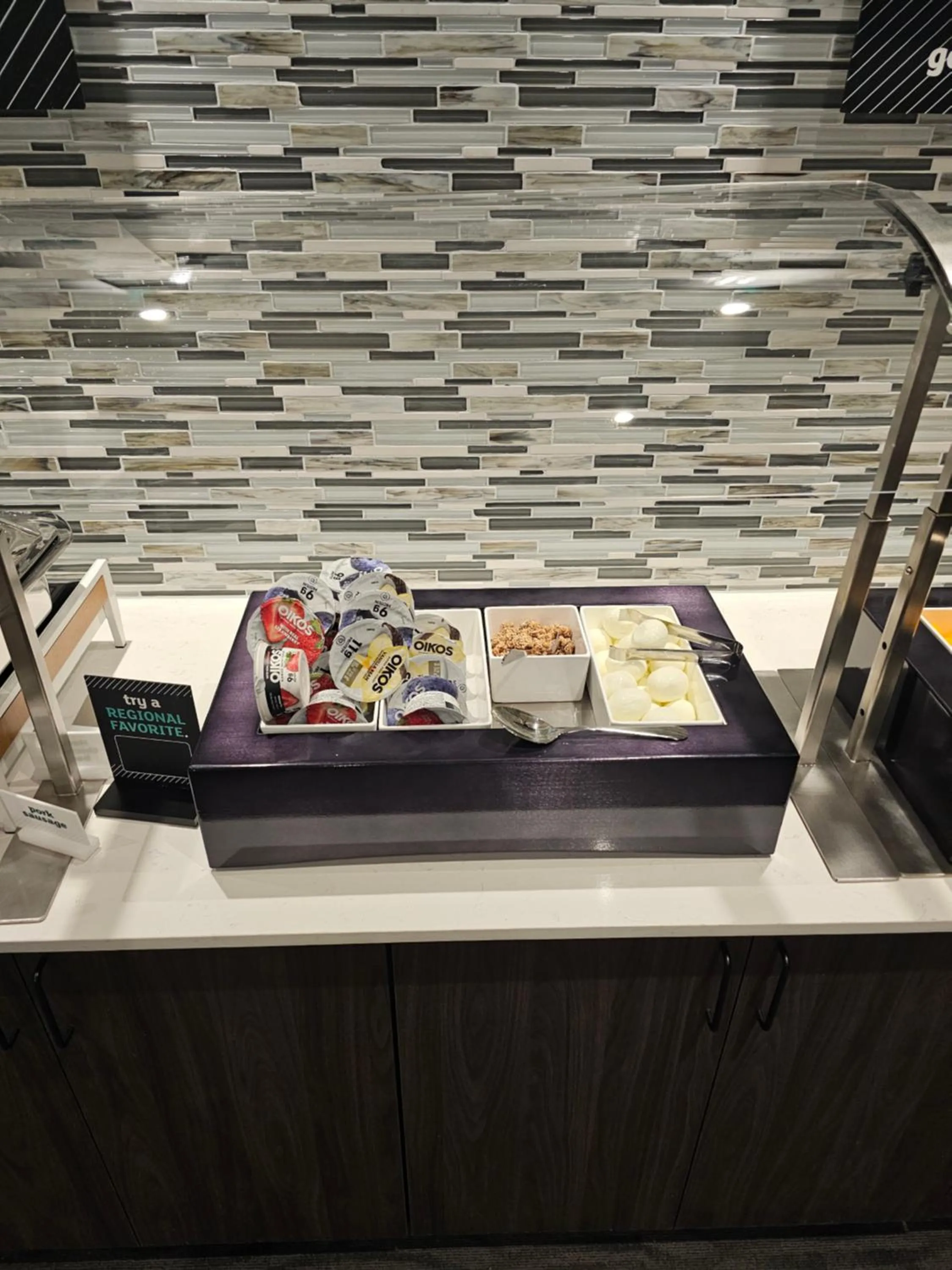 Restaurant/places to eat in Holiday Inn & Suites - Farmington Hills - Detroit NW by IHG