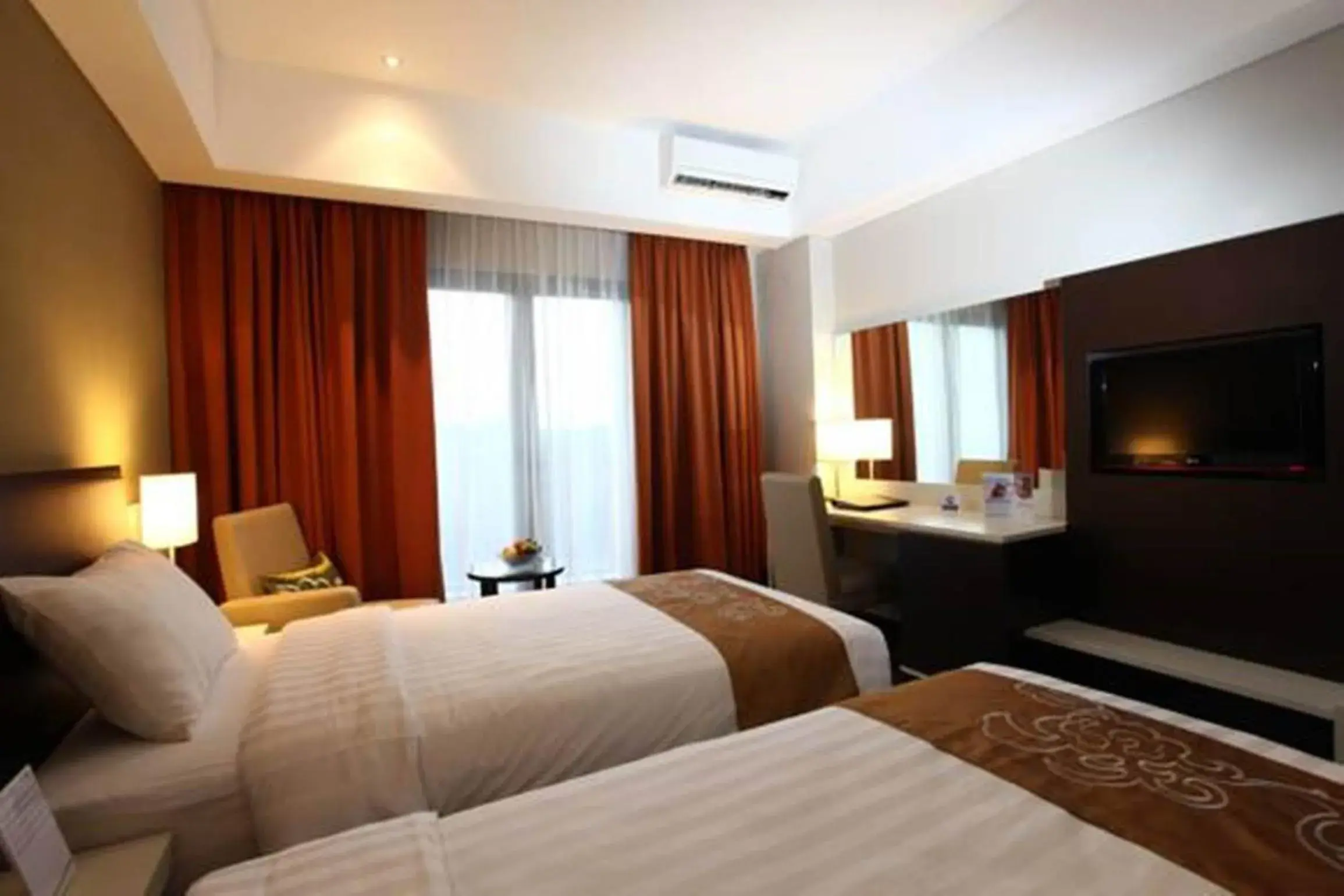 Superior Twin Room in Soll Marina Hotel & Conference Center Bangka Superior Twin Room in Soll Marina Hotel & Conference Center Bangka
