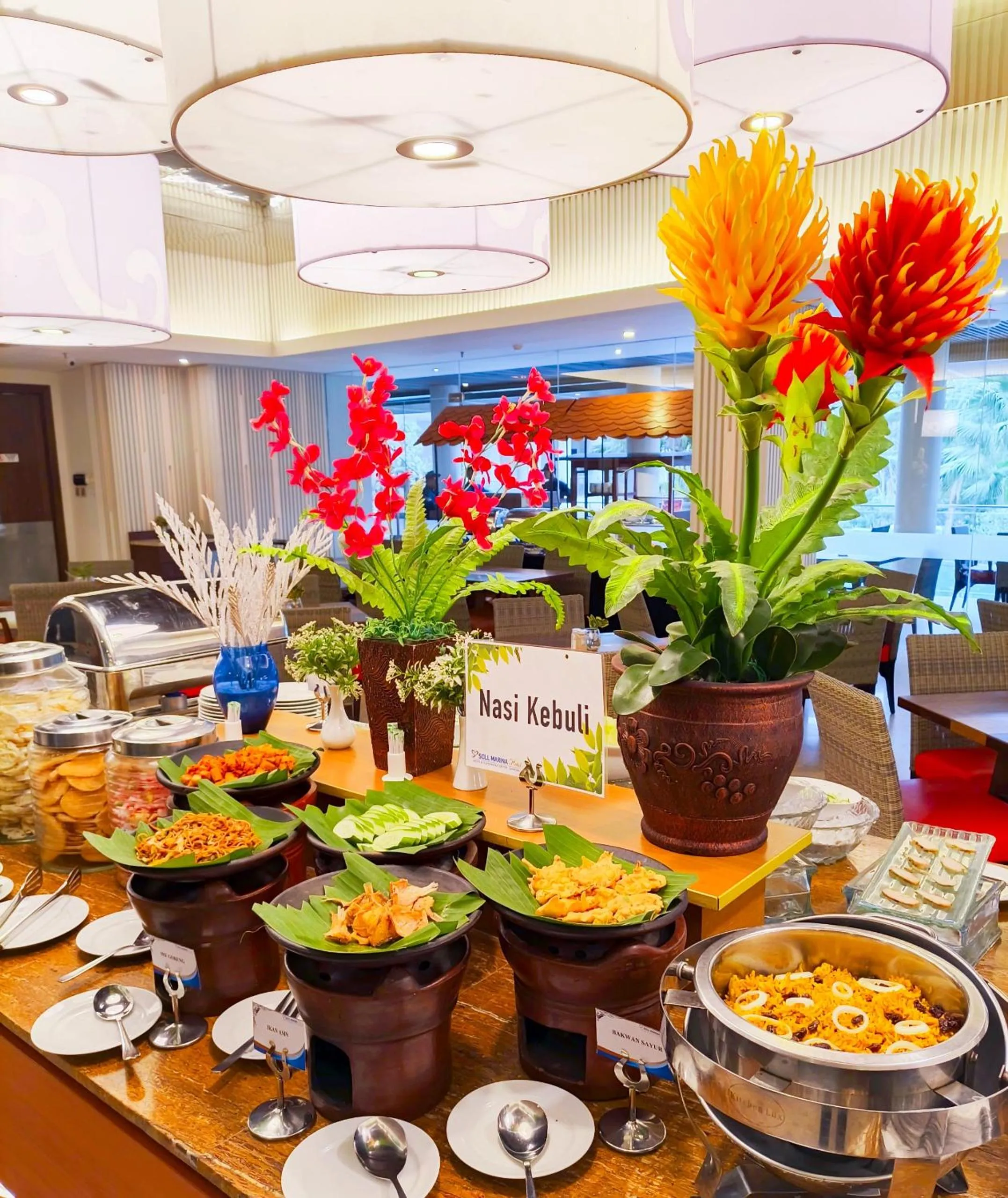 Restaurant/places to eat in Soll Marina Hotel & Conference Center Bangka