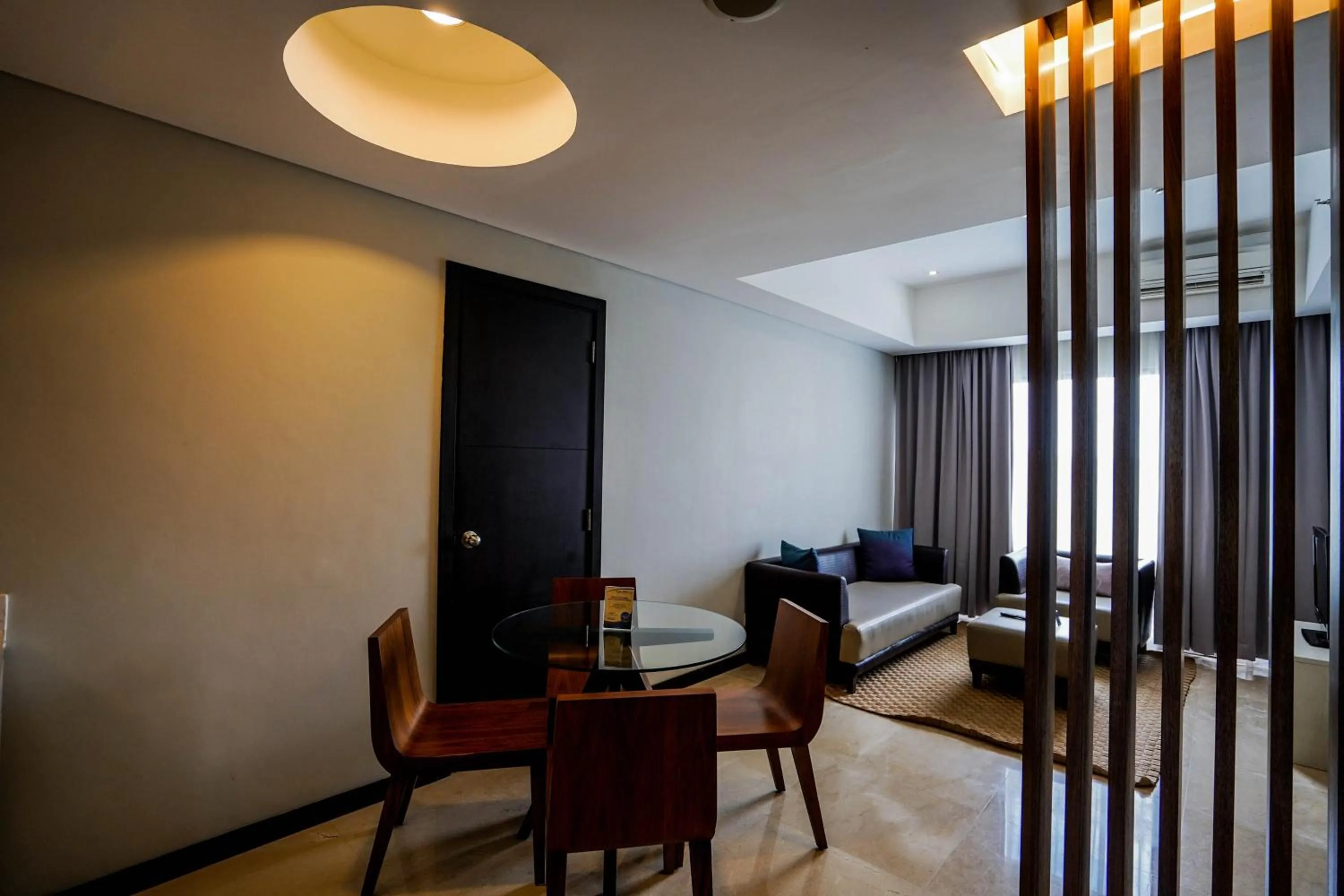 Dining area in Soll Marina Hotel & Conference Center Bangka