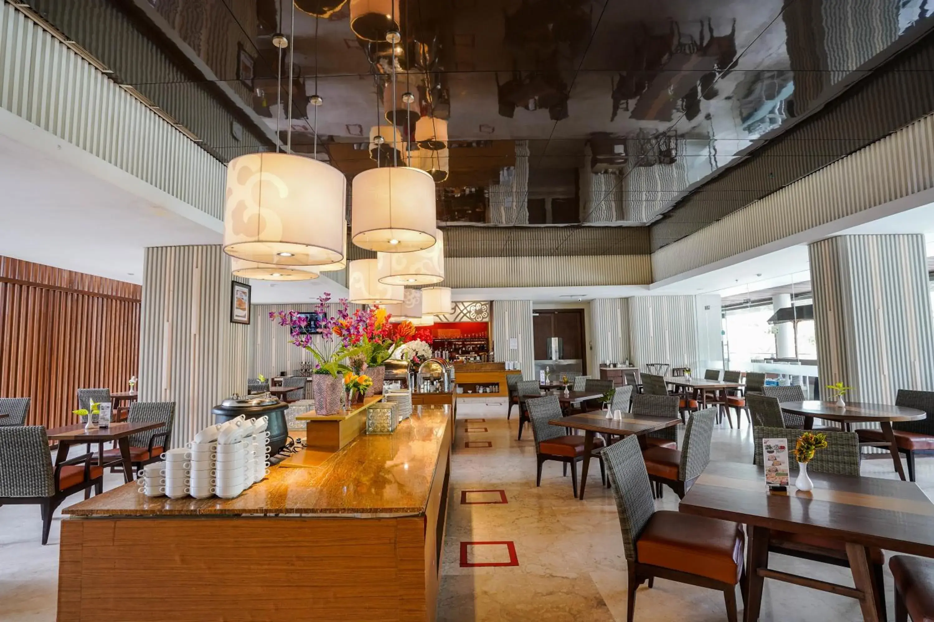 Restaurant/places to eat in Soll Marina Hotel & Conference Center Bangka Restaurant/places to eat in Soll Marina Hotel & Conference Center Bangka