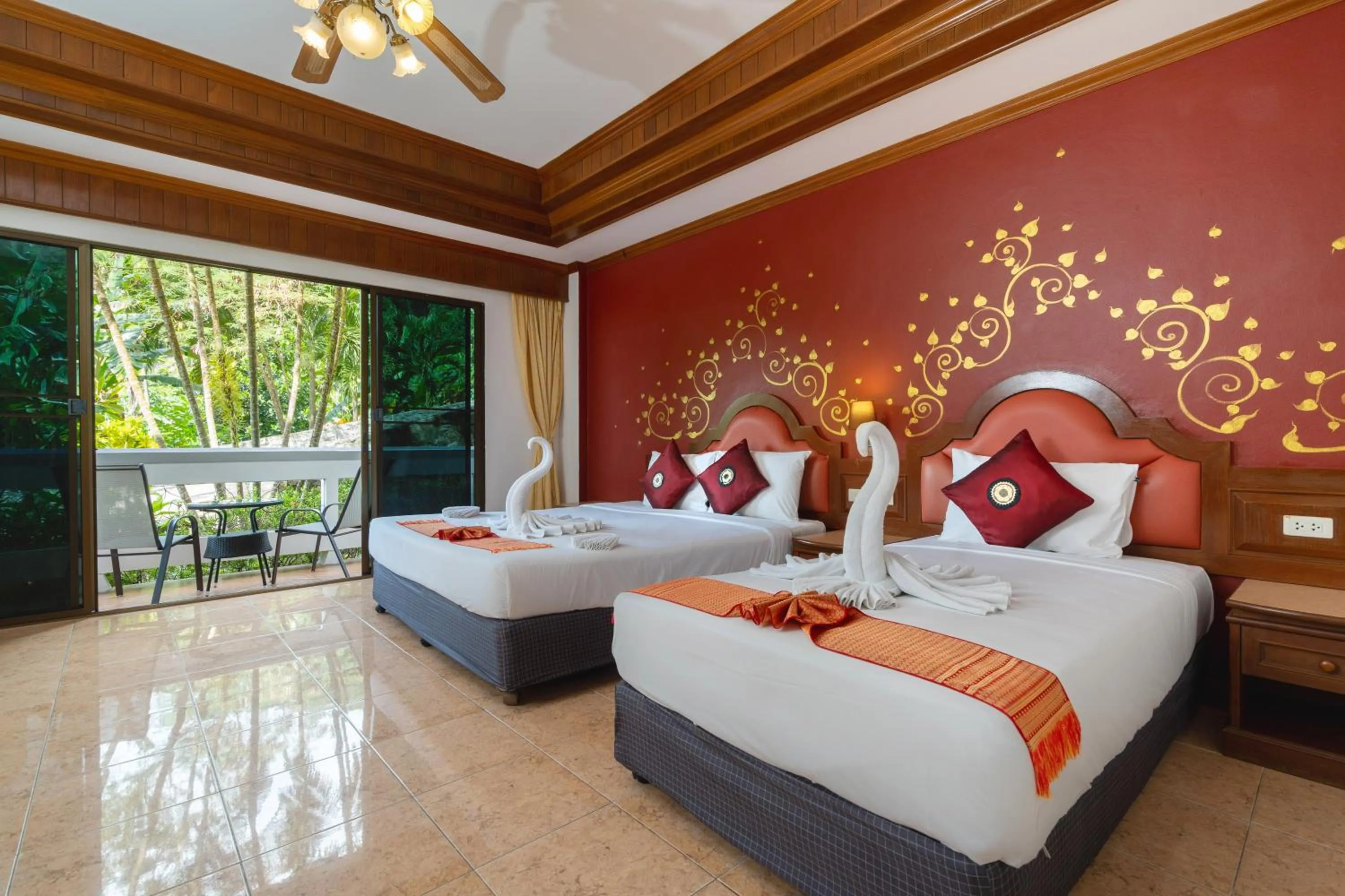 Bedroom, Bed in Memory Karon Resort
