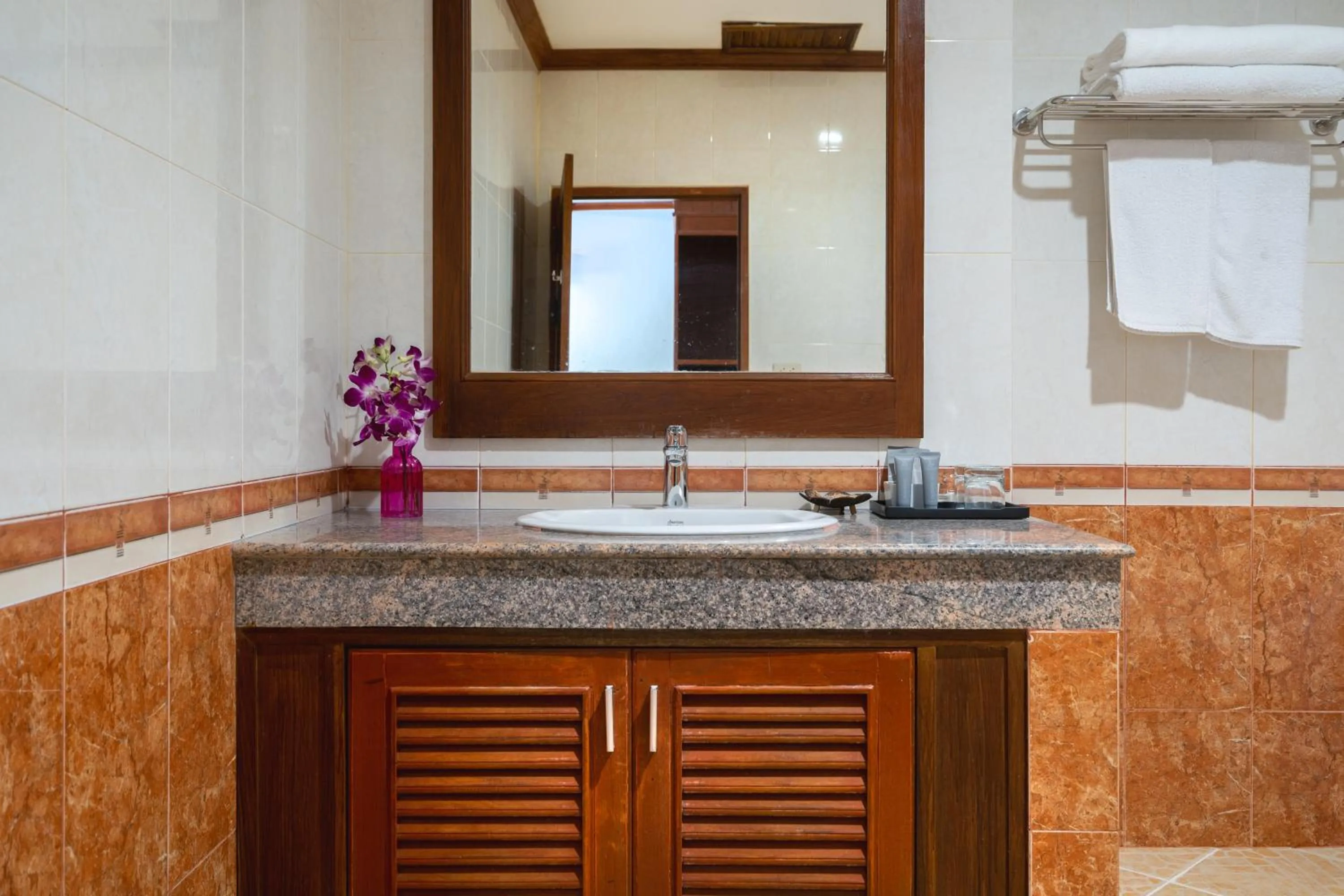 Bathroom in Memory Karon Resort