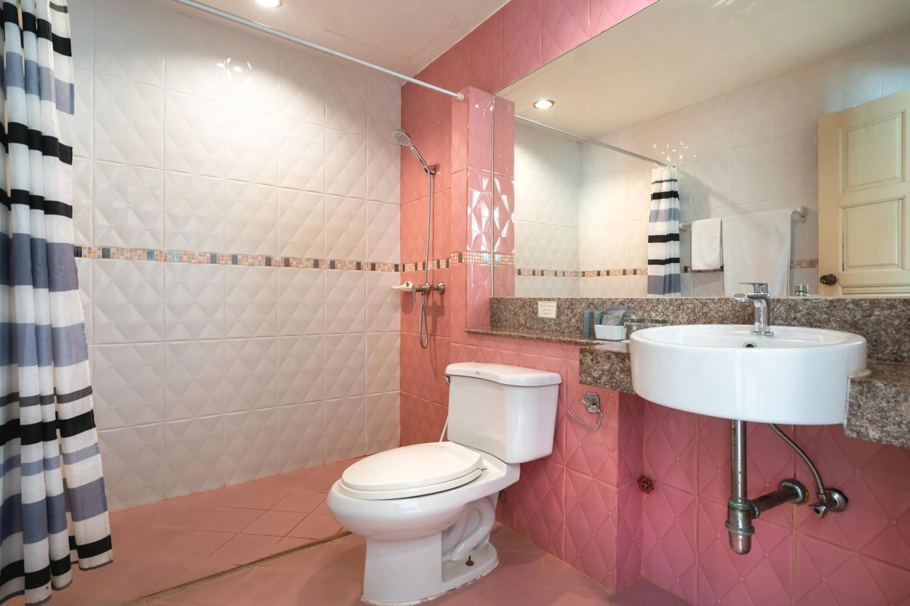 Bathroom in Memory Karon Resort