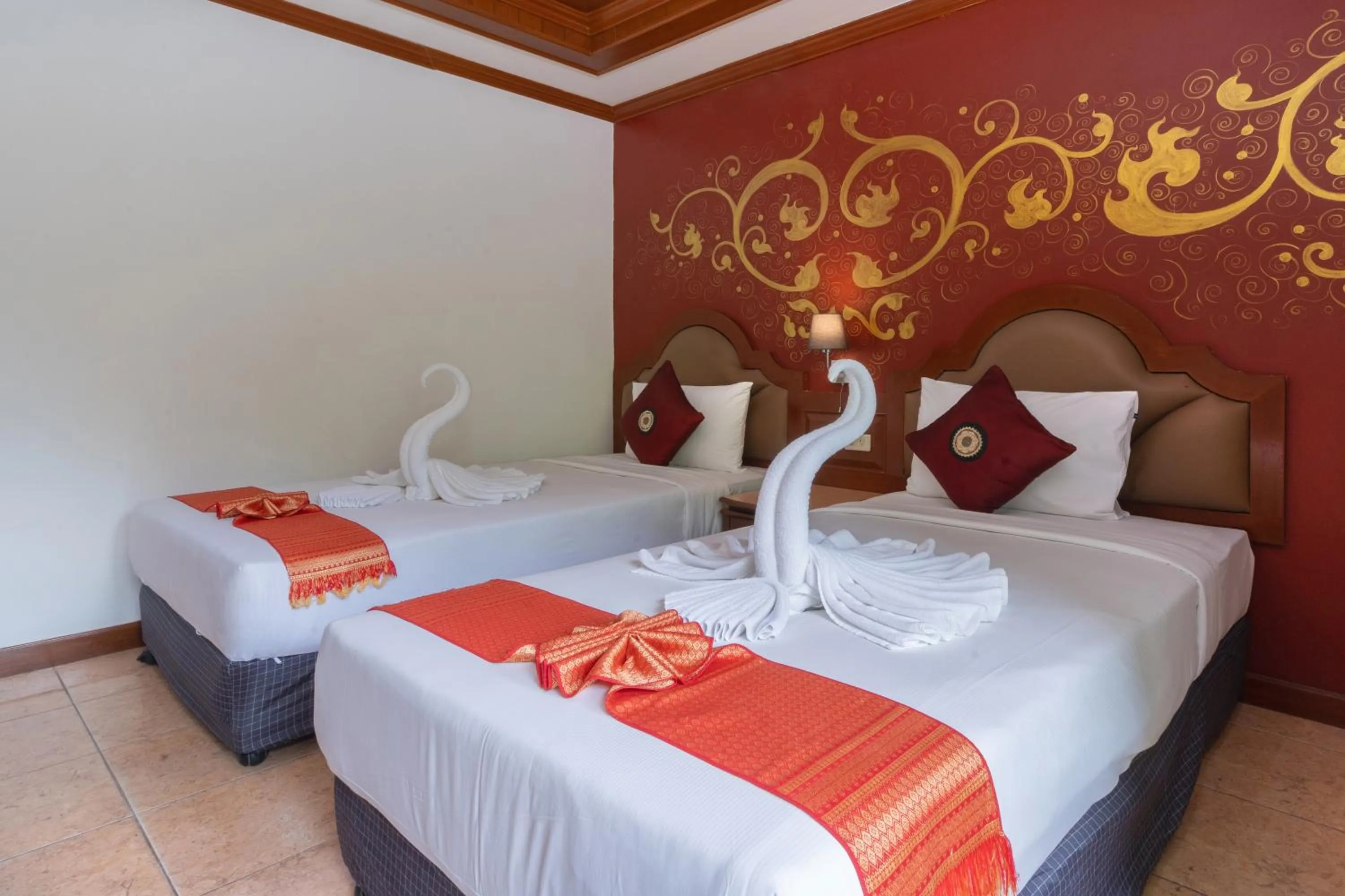 Bedroom, Bed in Memory Karon Resort