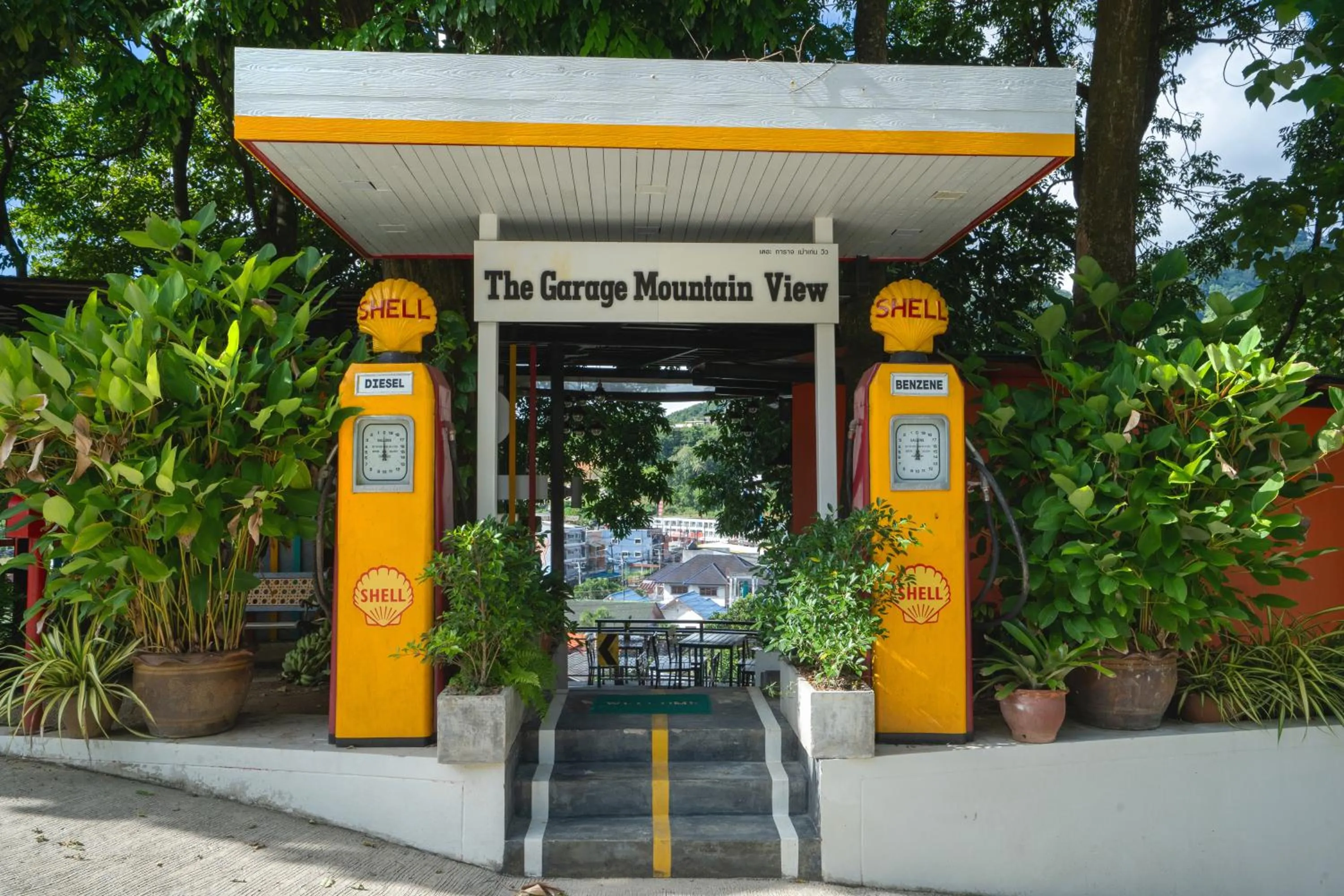 Restaurant/places to eat in Memory Karon Resort