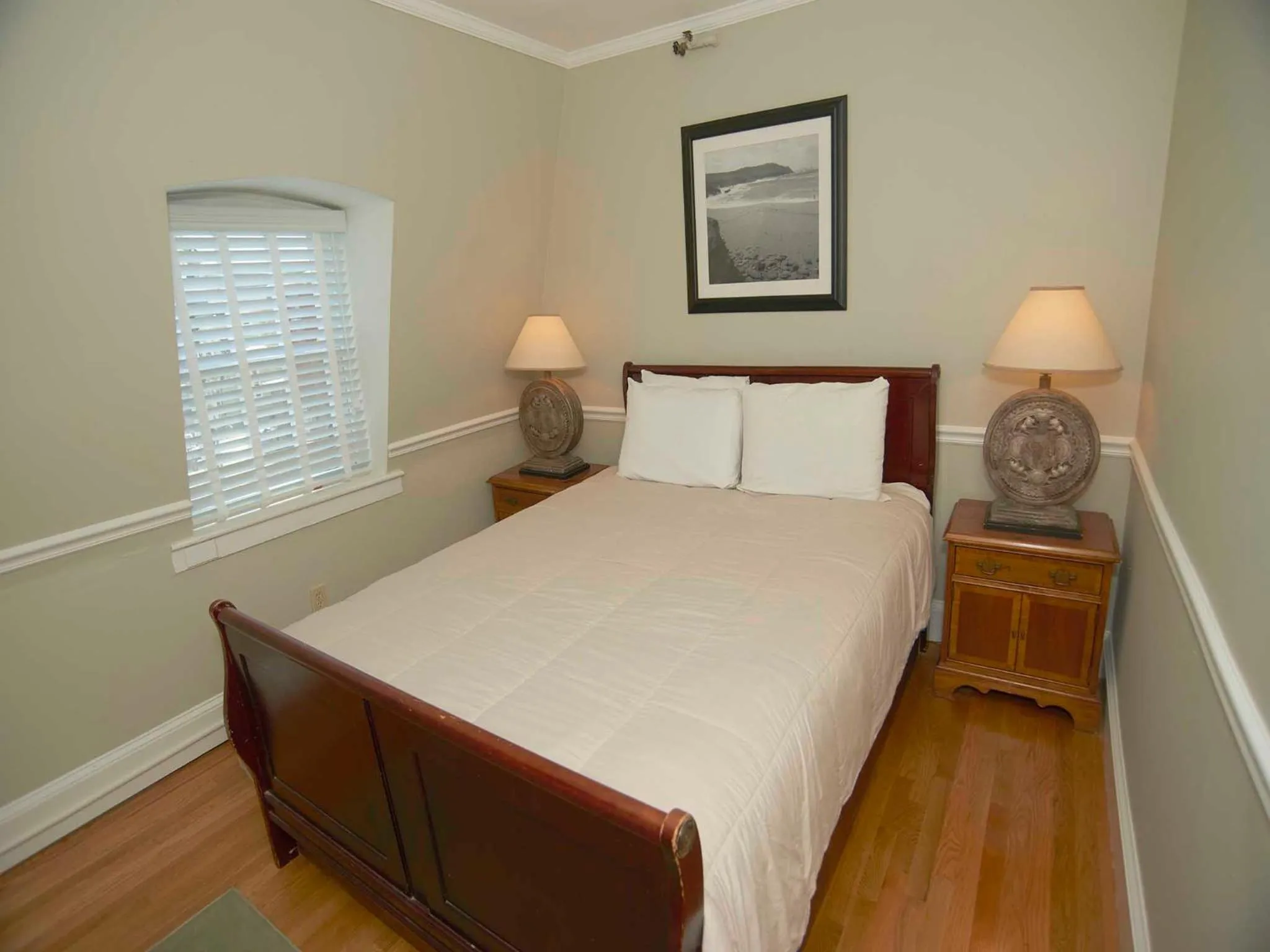 Bed in Bellevue Manor