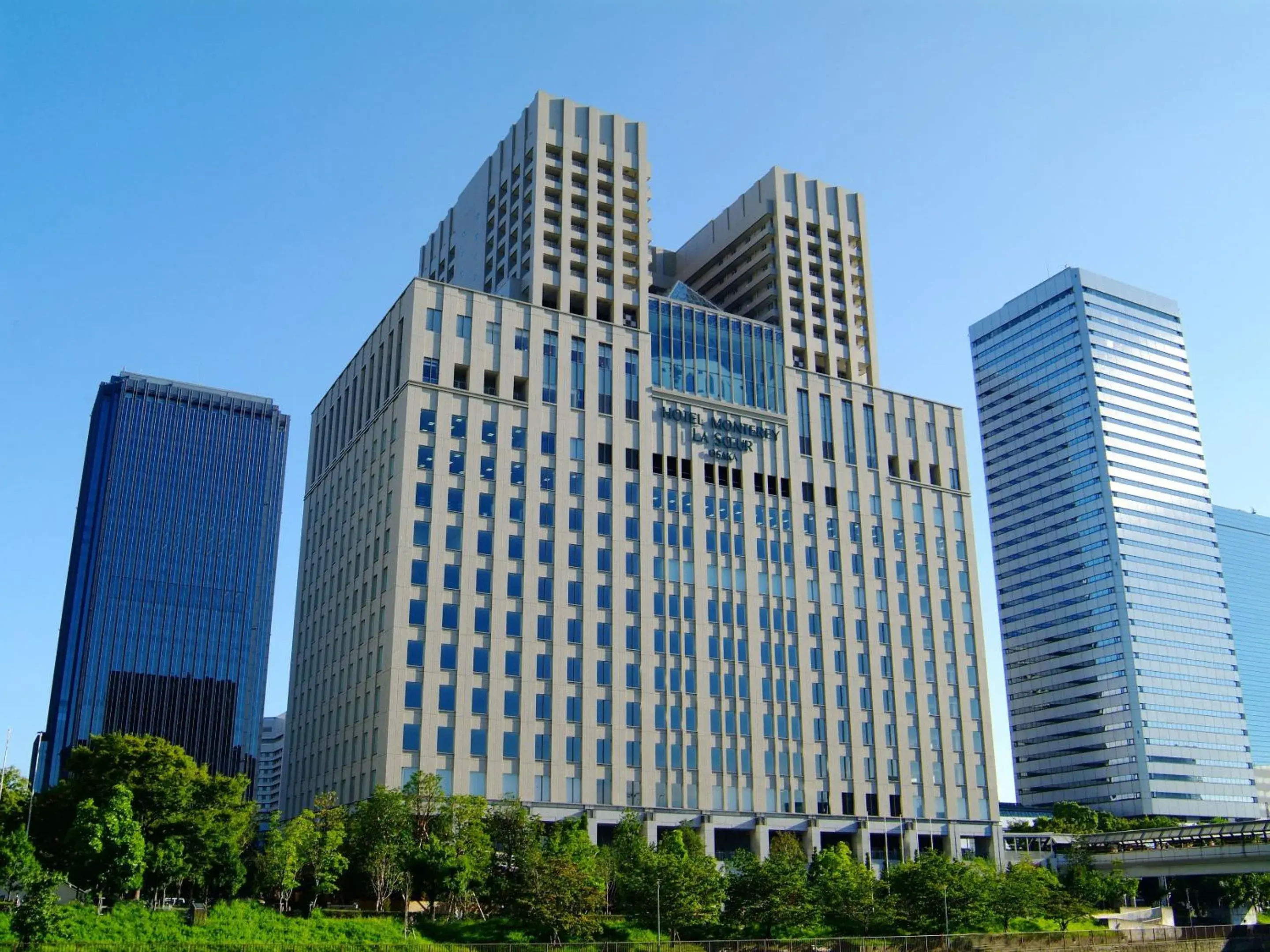 Property building in Hotel Monterey La Soeur Osaka Property building in Hotel Monterey La Soeur Osaka