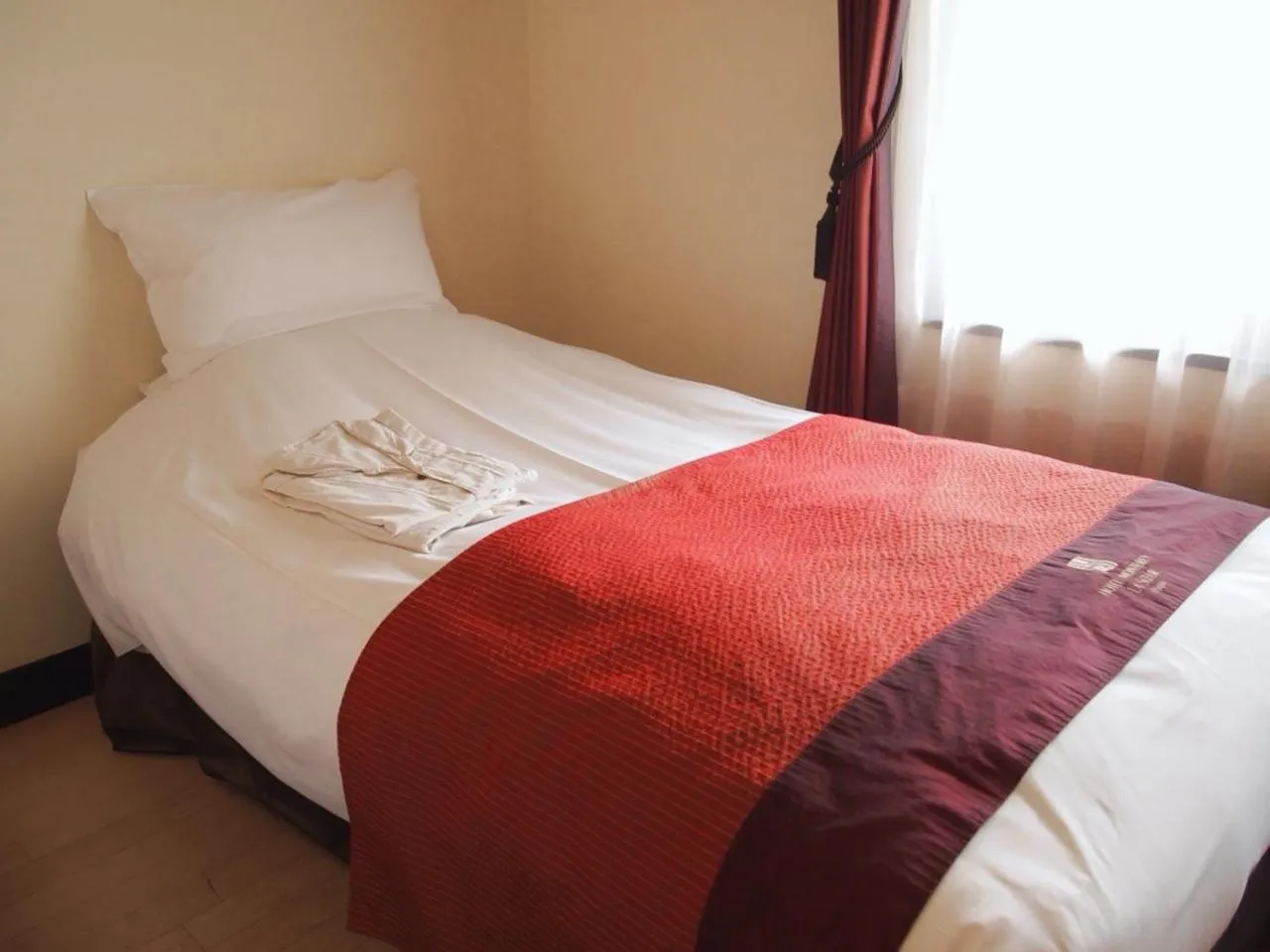 Bed in Hotel Monterey La Soeur Osaka