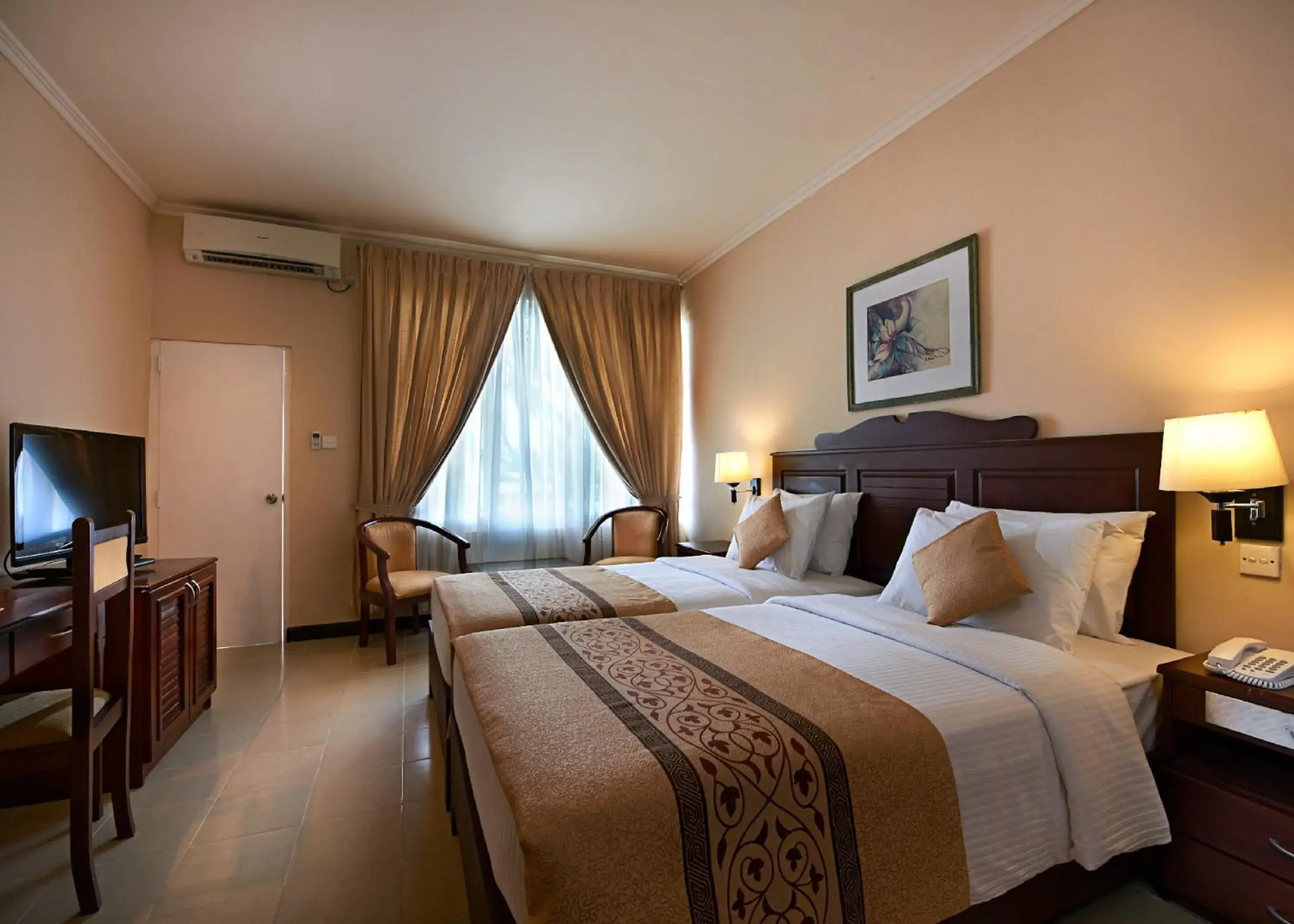 Bedroom, Bed in Berjaya Hotel Colombo Bedroom, Bed in Berjaya Hotel Colombo