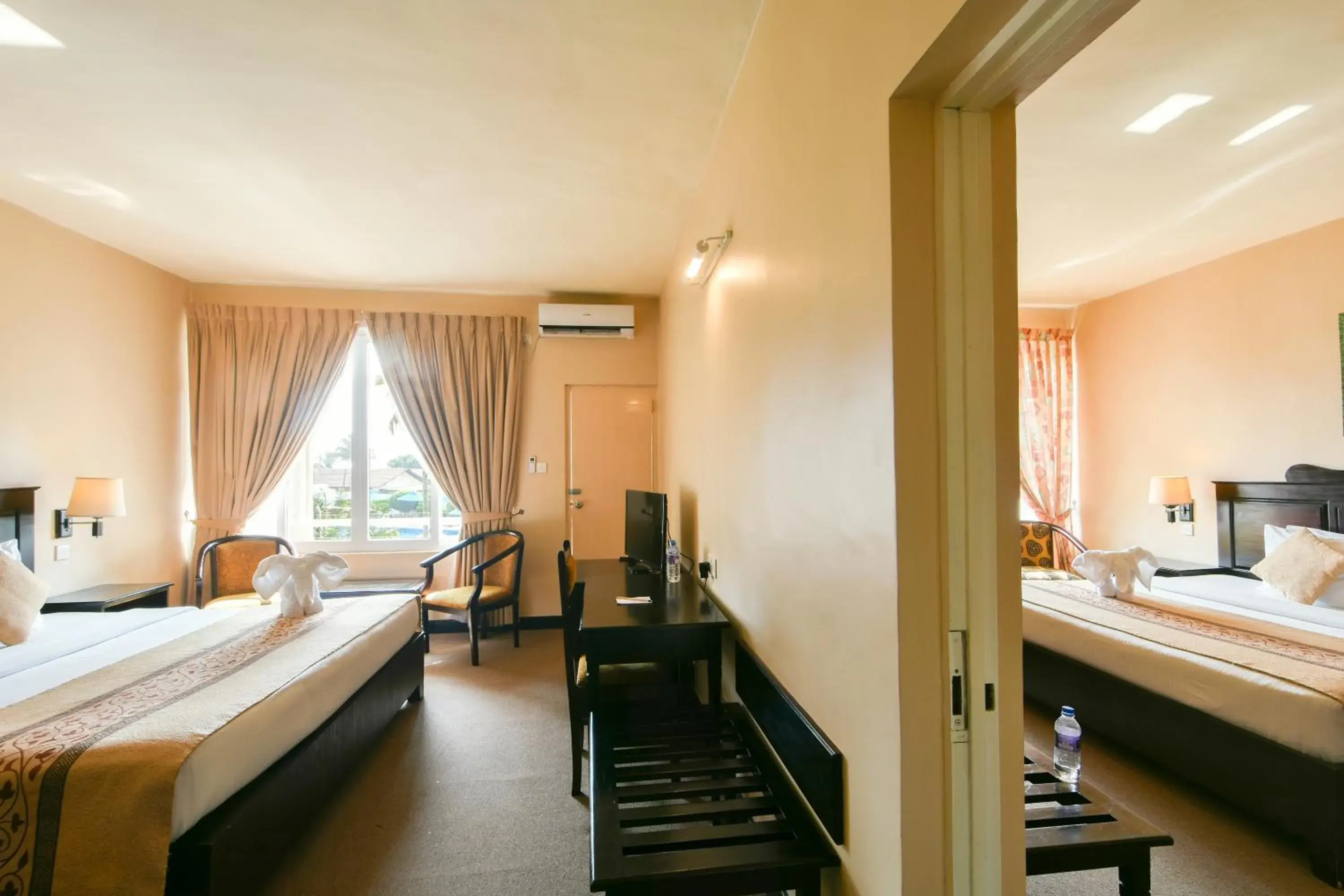 Photo of the whole room, Bed in Berjaya Hotel Colombo Photo of the whole room, Bed in Berjaya Hotel Colombo