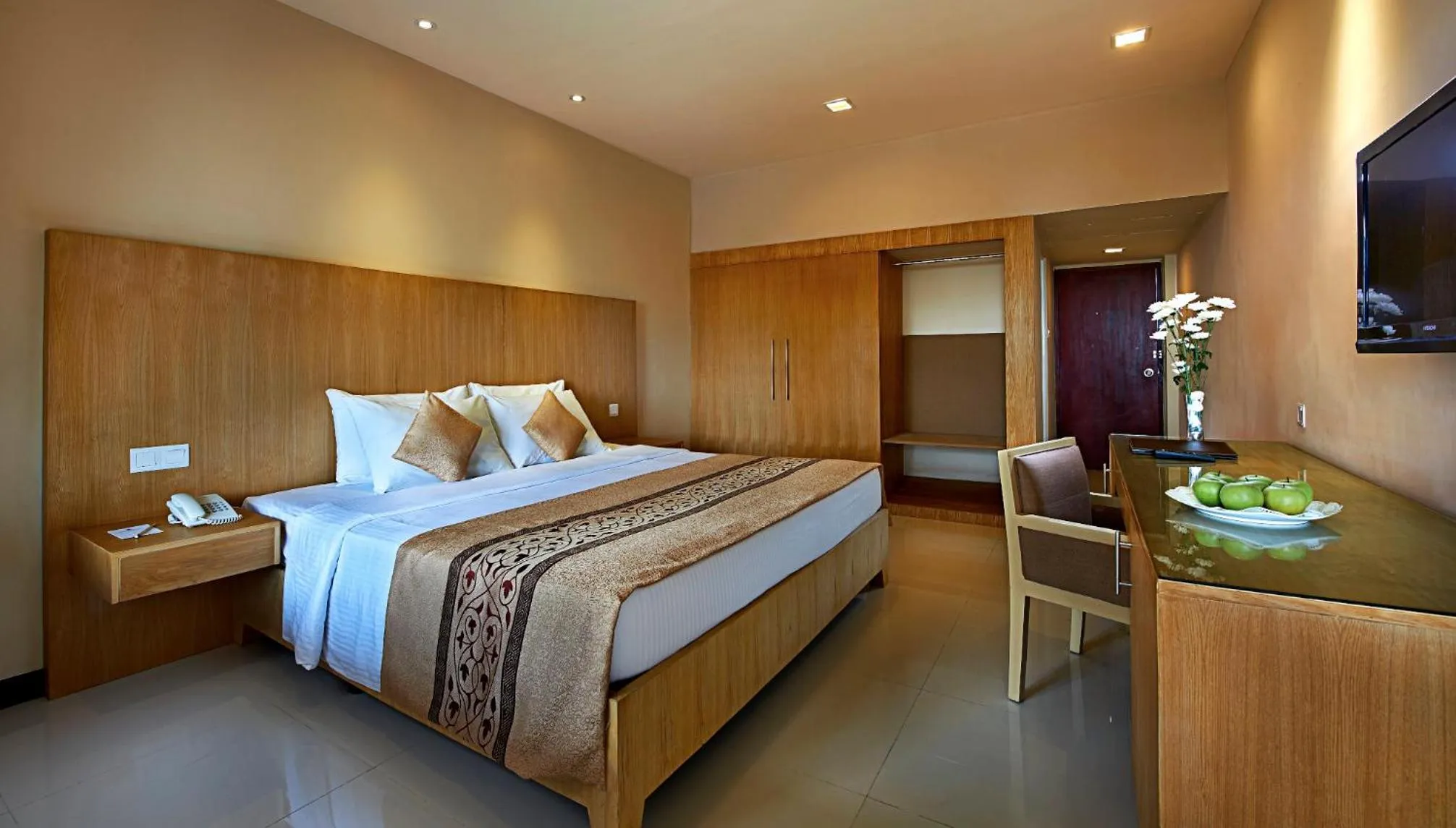 Bedroom, Bed in Berjaya Hotel Colombo