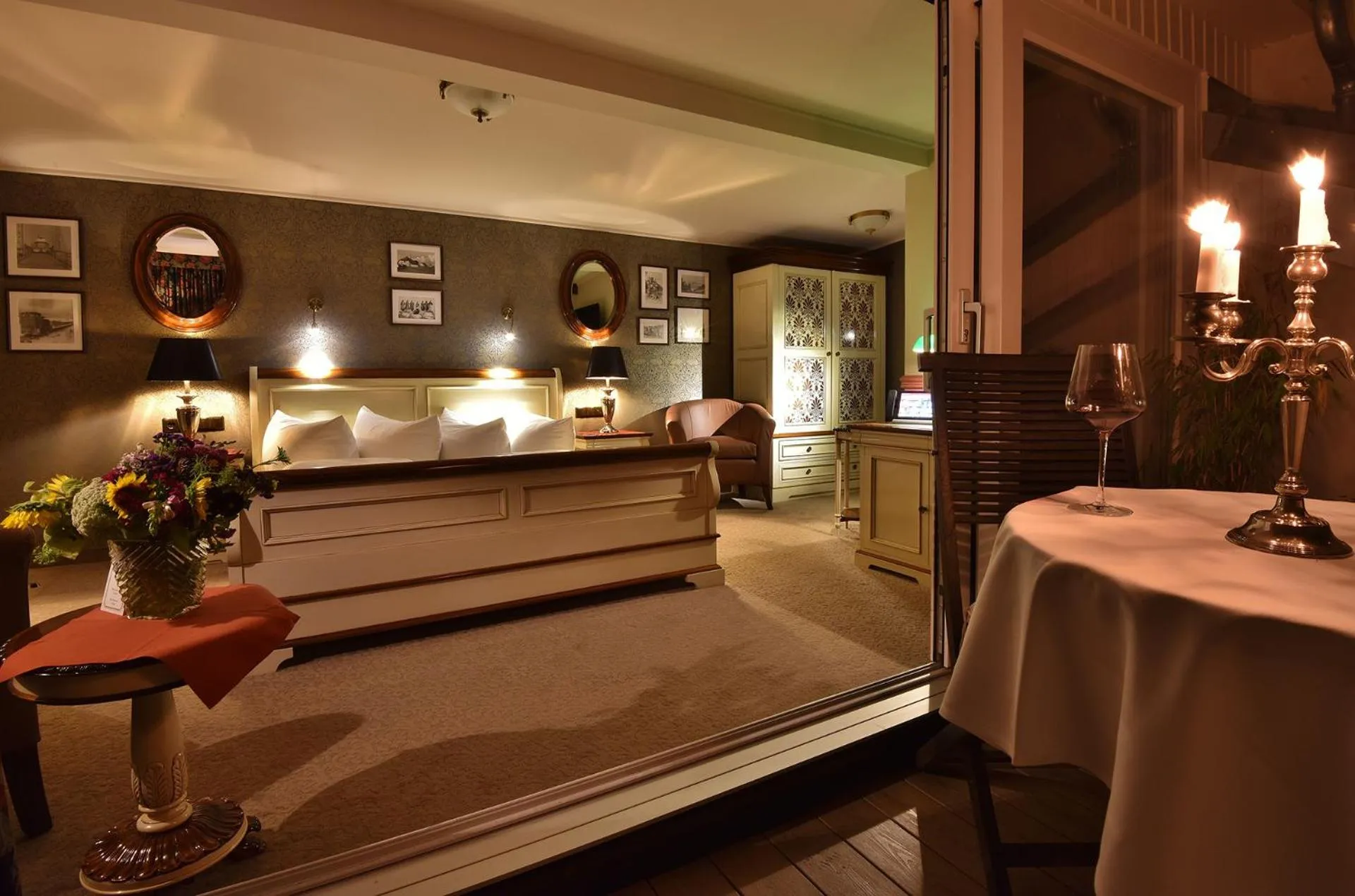 Photo of the whole room, Bed in Myer's Hotel Berlin