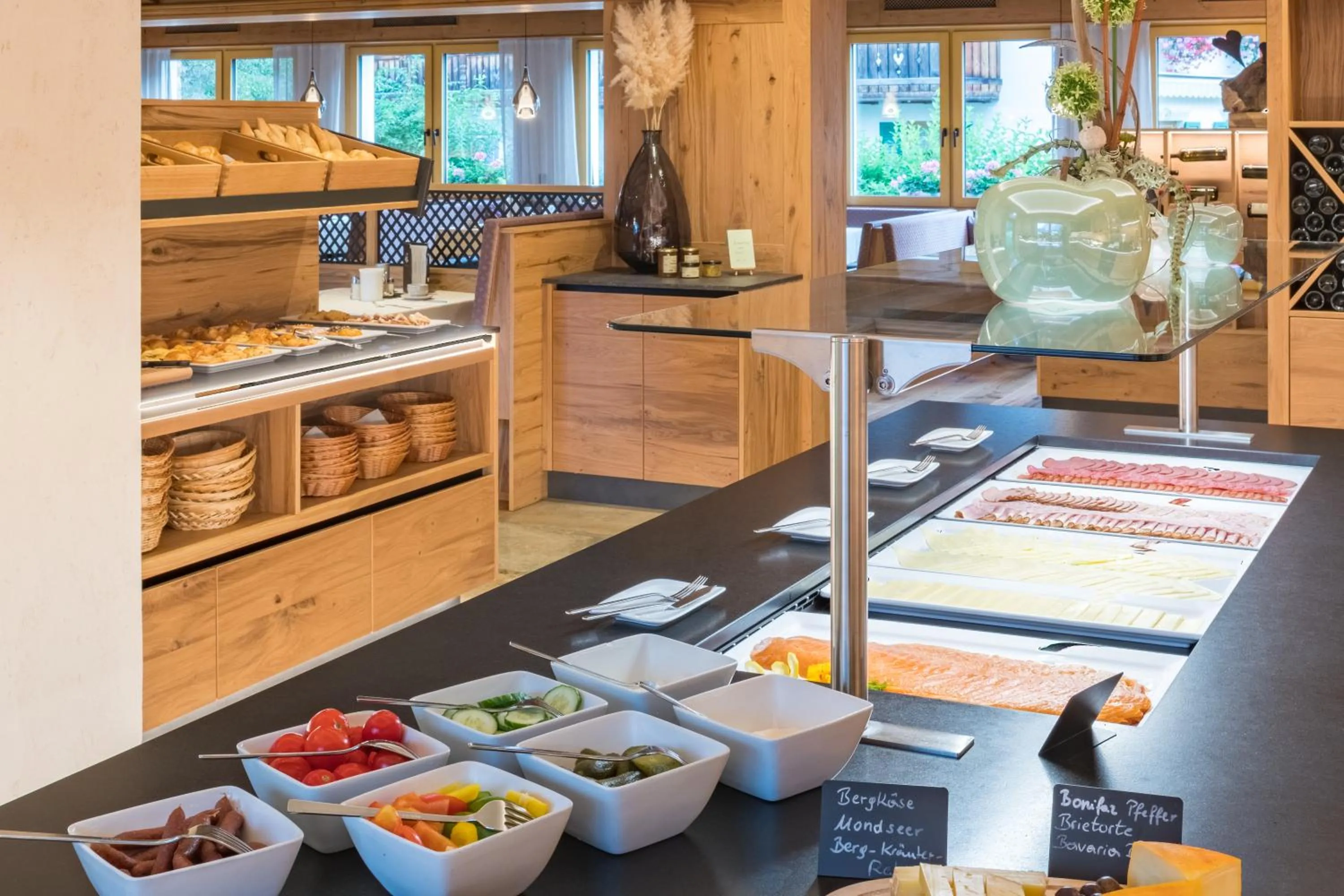 Buffet breakfast in Hotel Post